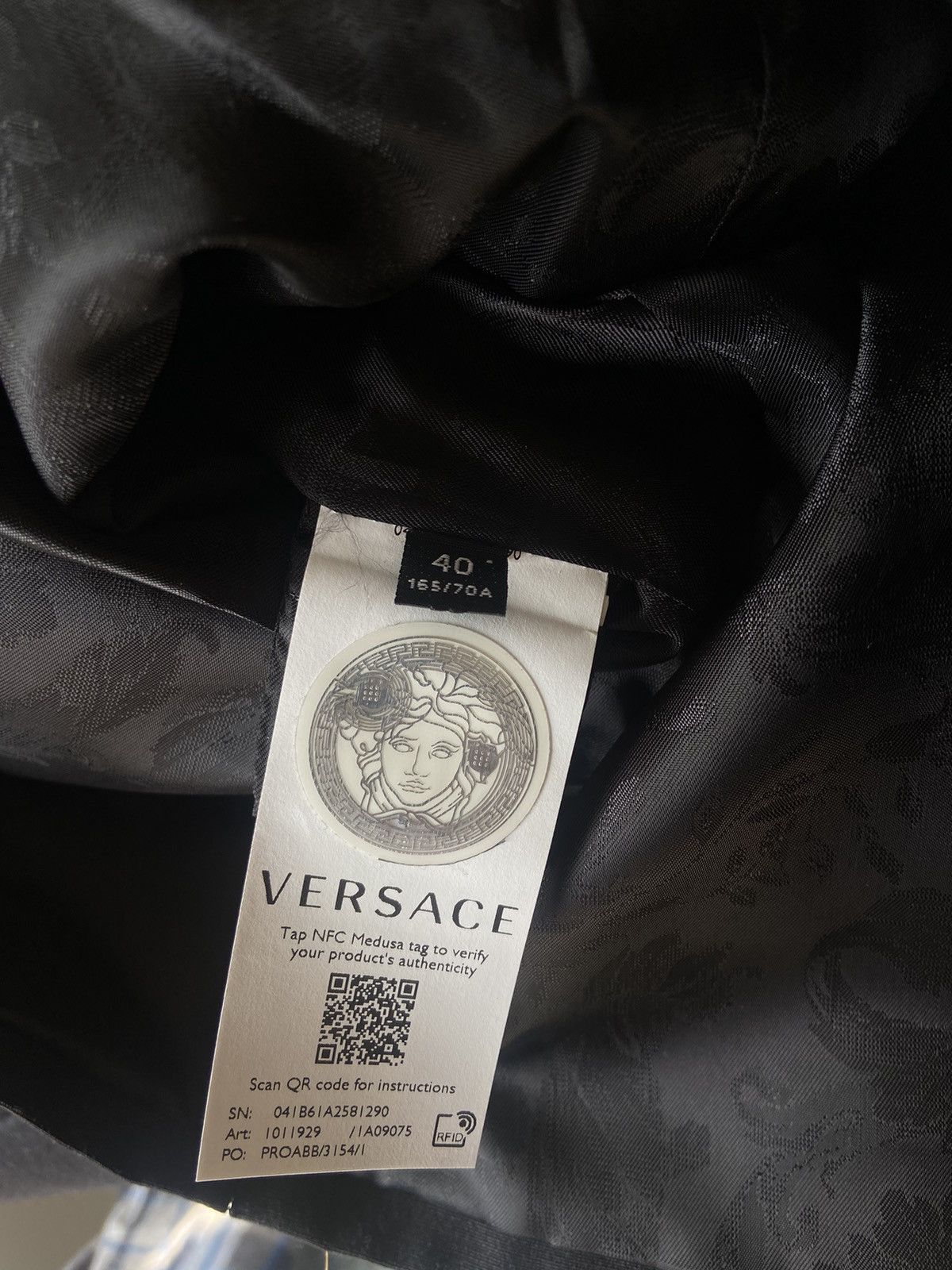 Versace Versace black midi skirt Size 27" / US 4 / IT 40 - 3 Thumbnail