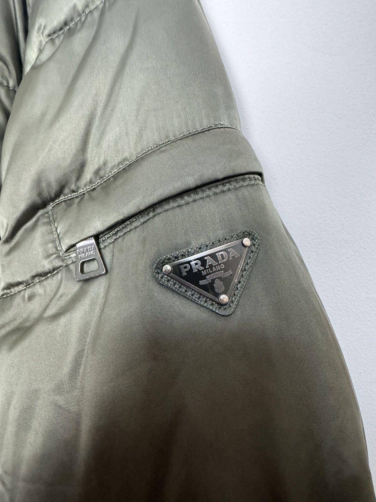 Prada Prada puffer jacket down luxury olive with logo Size M / US 6-8 / IT 42-44 - 4 Thumbnail