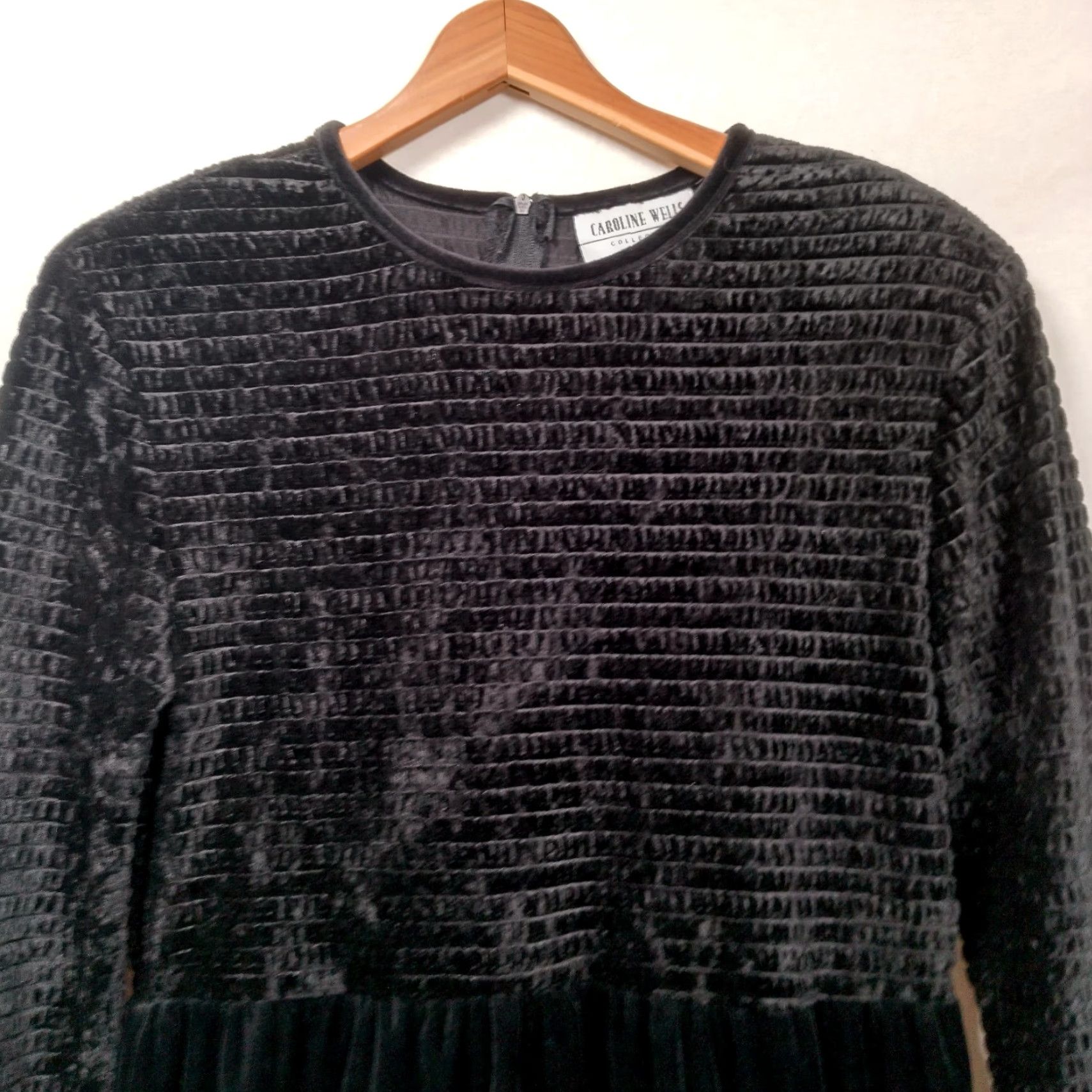 Velour Vintage Caroline Wells Dress Size 8 Black Velour Smocked Top Long Sleeves Midi Size M / US 6-8 / IT 42-44 - 6 Thumbnail