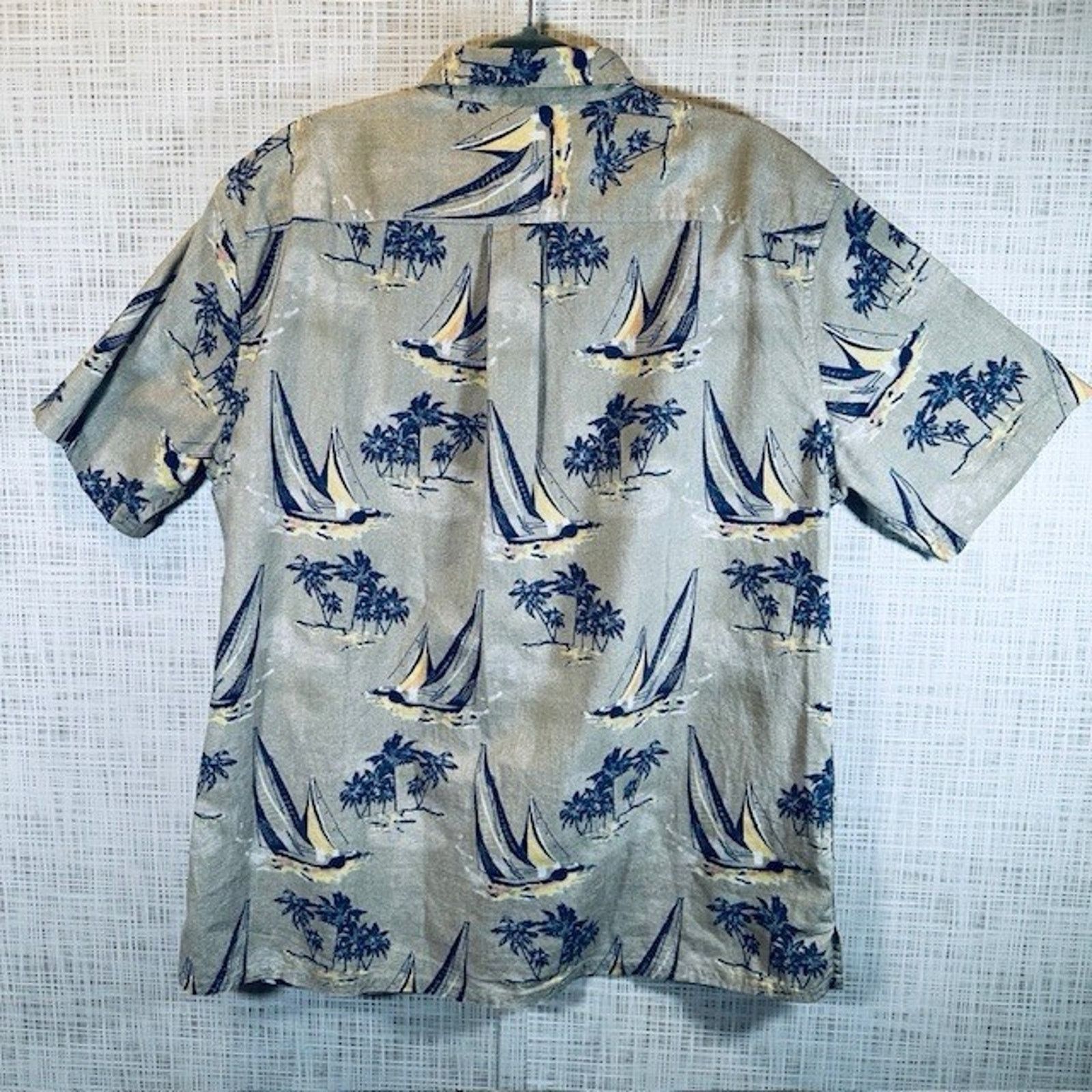 Croft & Barrow Croft & Barrow Hawaiian Button Shirt LRG Tan Sailboats Palms Size US L / EU 52-54 / 3 - 12 Thumbnail