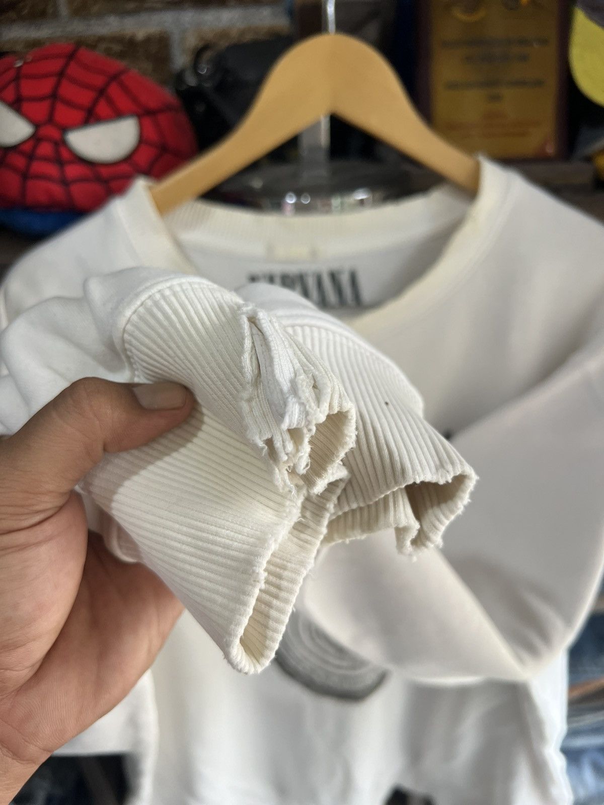 GU 🔥2017 Gu x Nirvana Crewneck Sweatshirt Size US XXL / EU 58 / 5 - 12 Thumbnail
