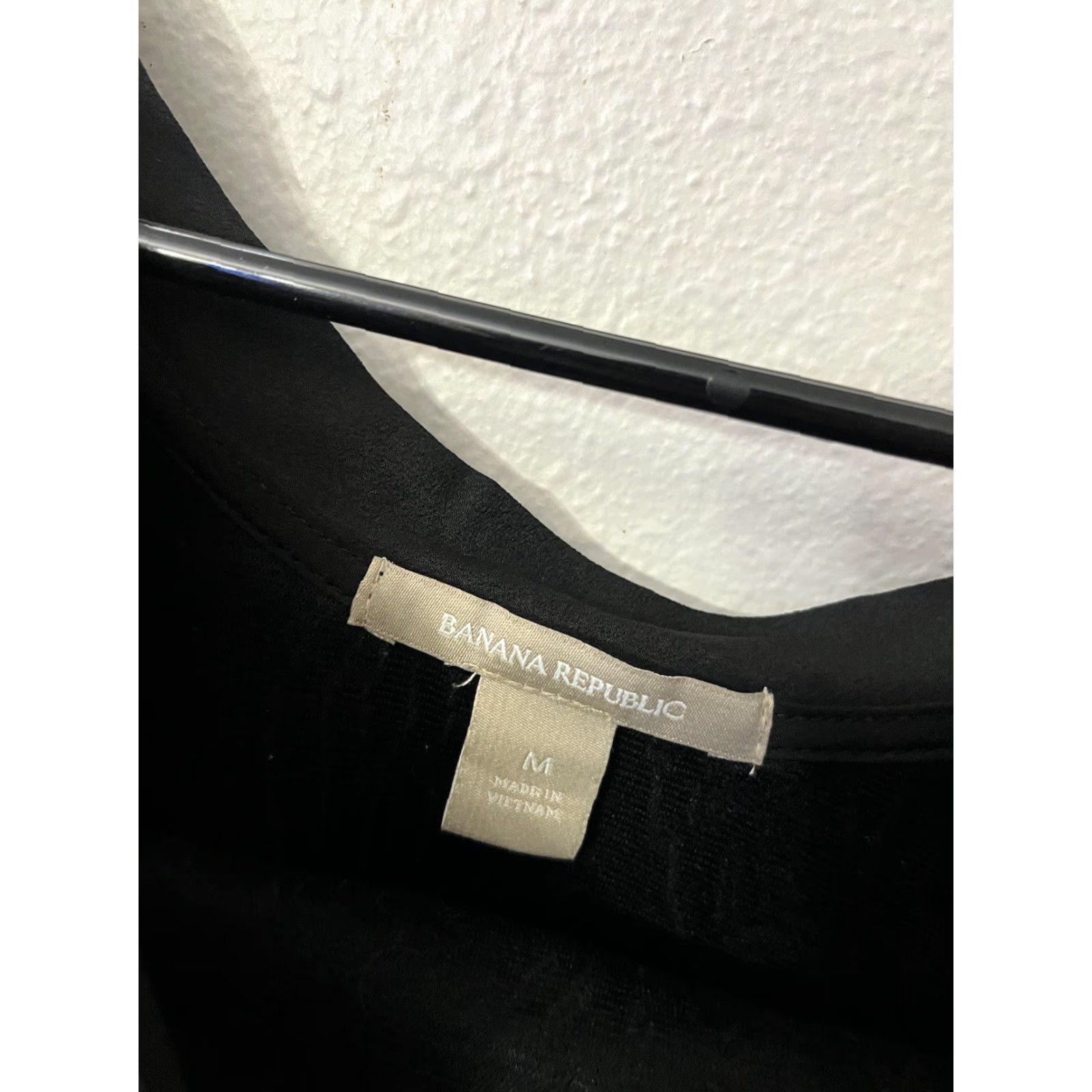 Banana Republic VINTAGE Banana Republic Blouse Shirt 3/4 Sleeve Womens M Black Round Neck Top Adult Female Medium Black 90s (if applicable) Size M / US 6-8 / IT 42-44 - 2 Thumbnail