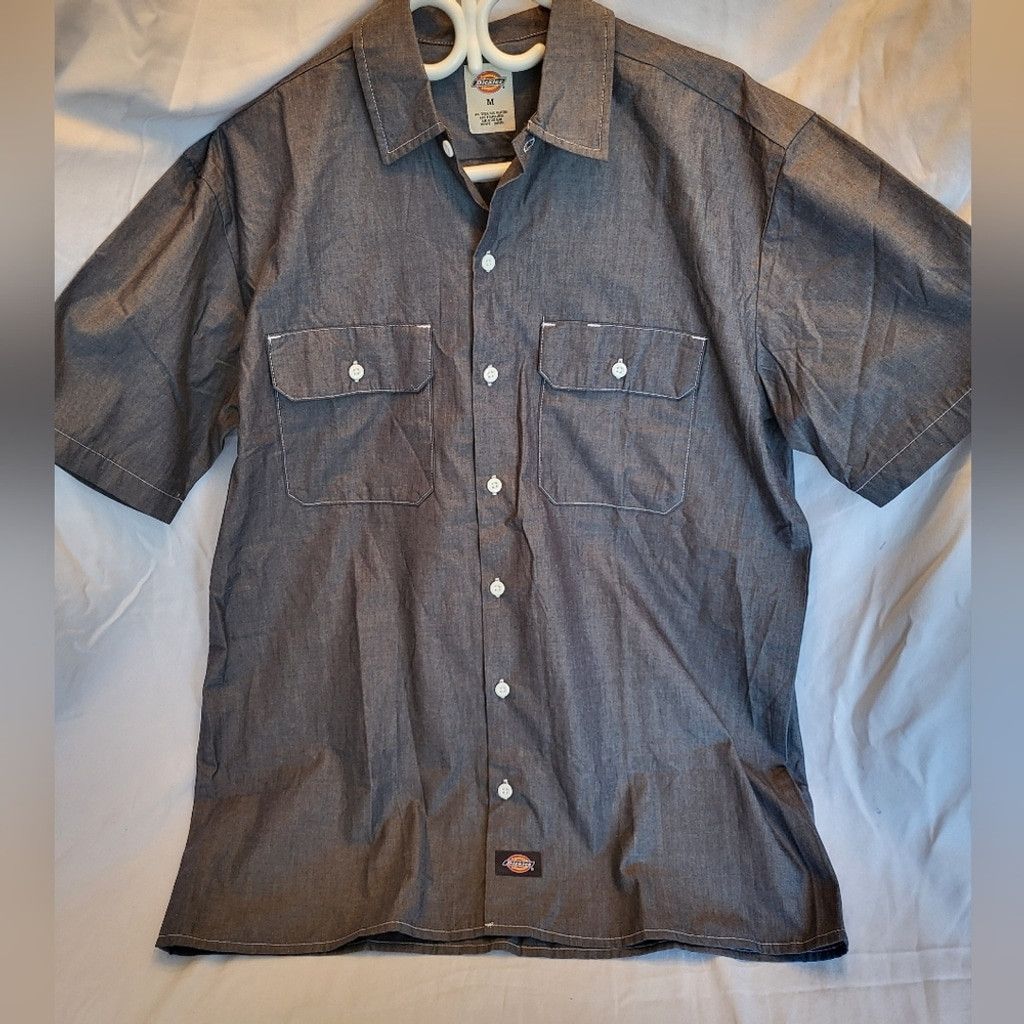 Dickies NWOT Dickies Navy Chambray Button-Up Short Sleeve Shirt, Med Size US M / EU 48-50 / 2 - 2 Thumbnail