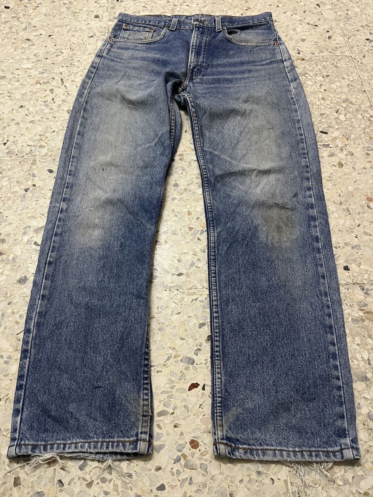 Levi's Vintage Clothing Vintage Levi’s 505 distressed 90s light blue wash jeans Size US 32 / EU 48 - 16 Thumbnail