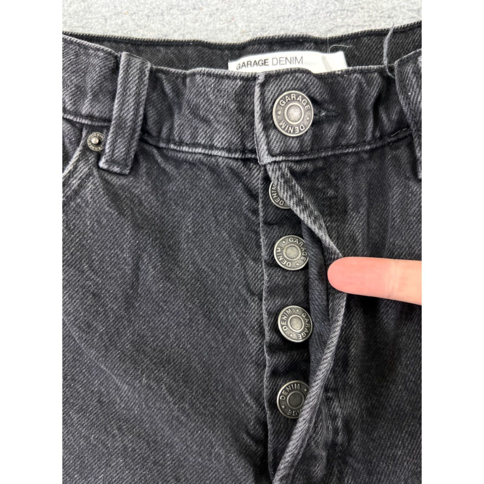 Garage Garage Womens Denim Shorts 27x7 Black 7 Cut-Off High Rise 5-Pocket Button Fly Jeans Denim Shorts, Vintage Garage, Casual Womens Shorts Size 28" / US 6 / IT 42 - 6 Thumbnail