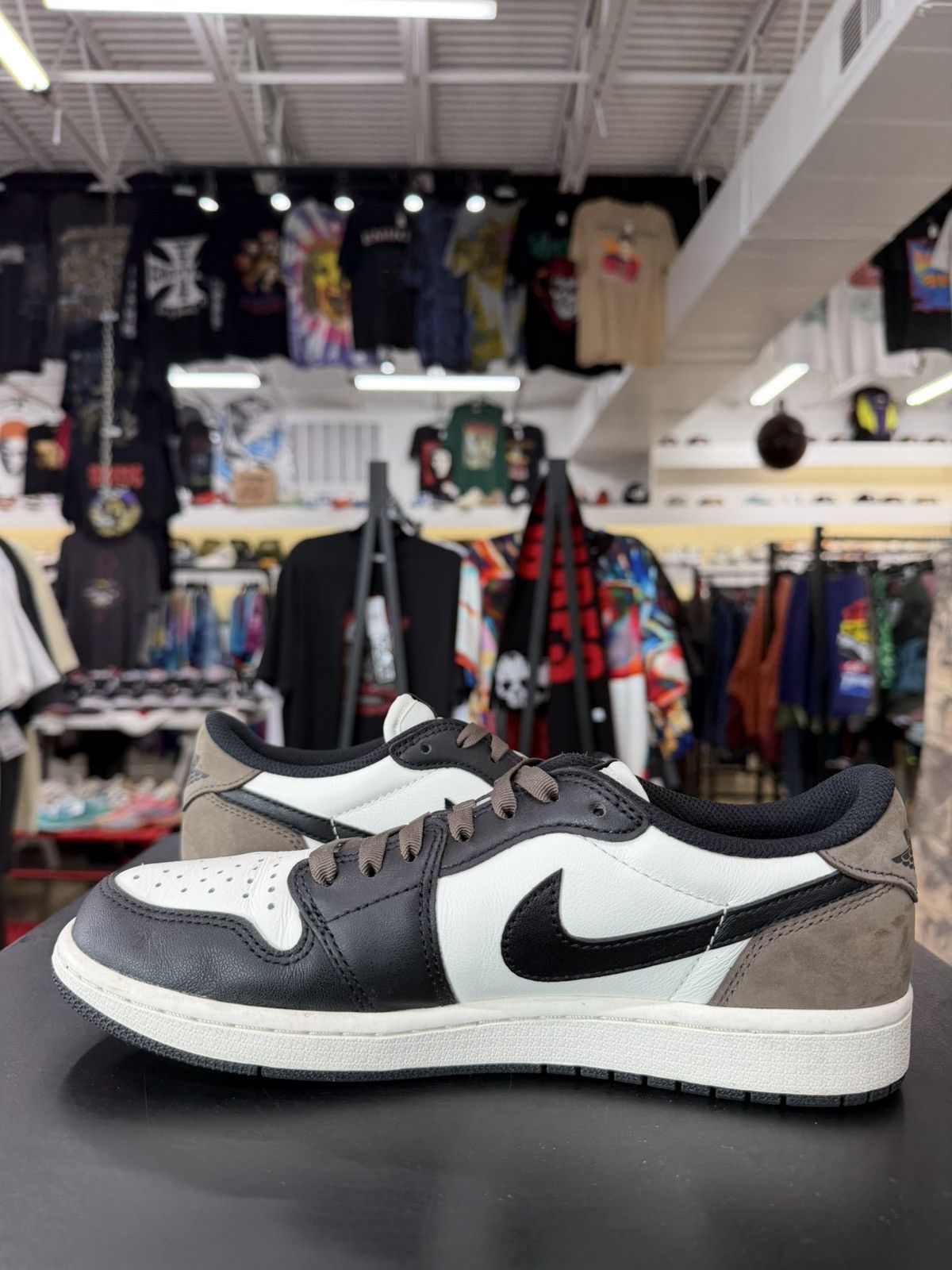 Jordan Brand Jordan 1 Low Mocha Size 8.5 (2024) Size US 8.5 / EU 41-42 - 4 Thumbnail