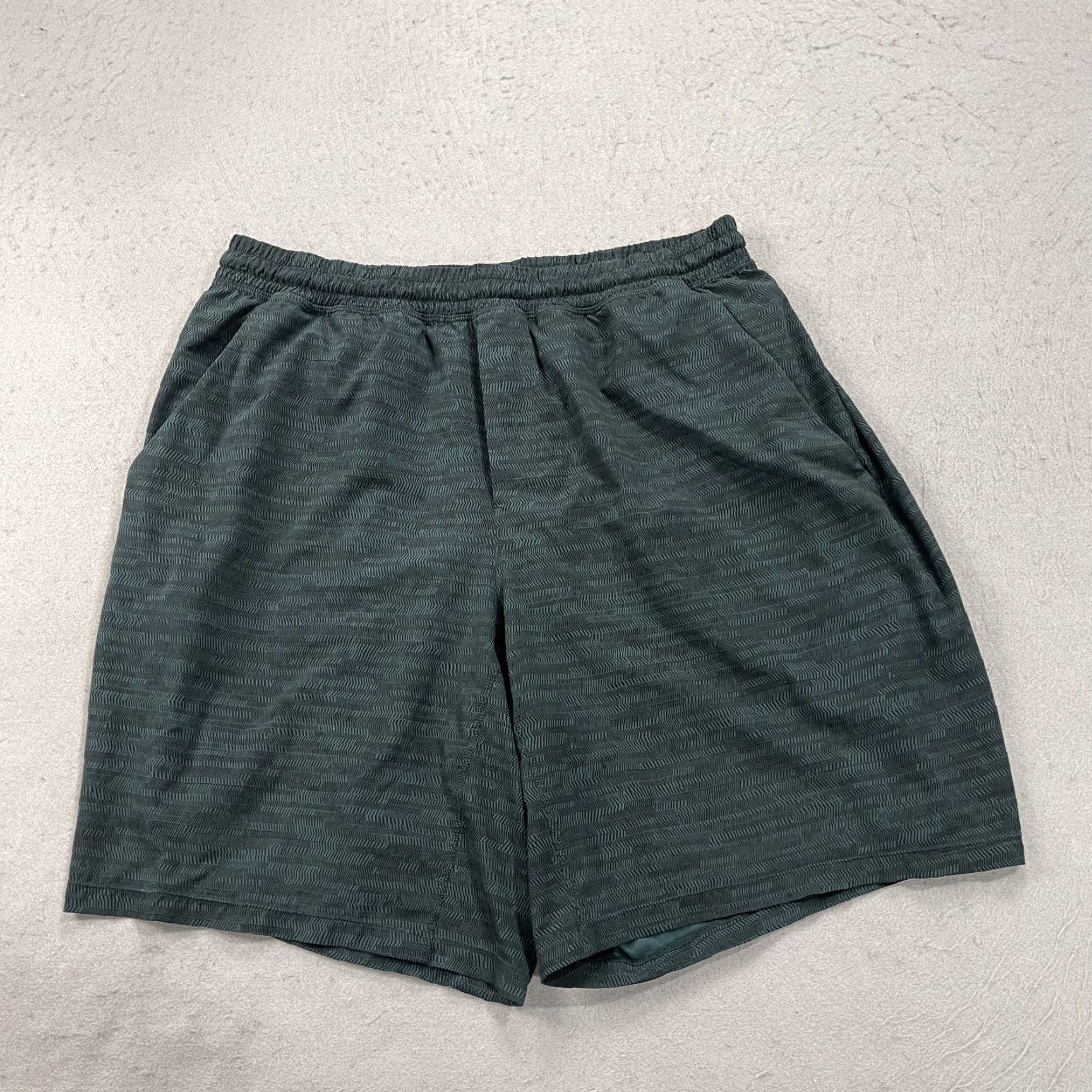 Lululemon Lululemon Shorts Mens XL Green Abstract Lab Varsa Short Gym 9 Inch Inseam Size US 36 / EU 52 - 2 Thumbnail