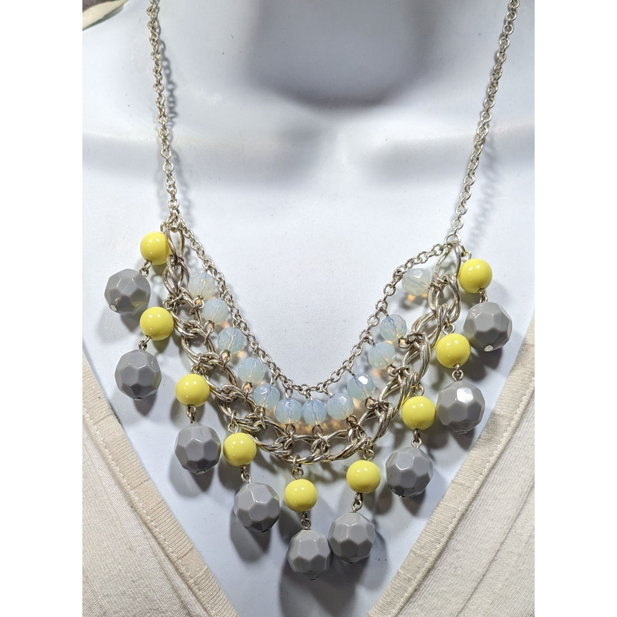 Other Avon Grey And Yellow Beaded Fringe Bib Necklace Size ONE SIZE - 4 Thumbnail