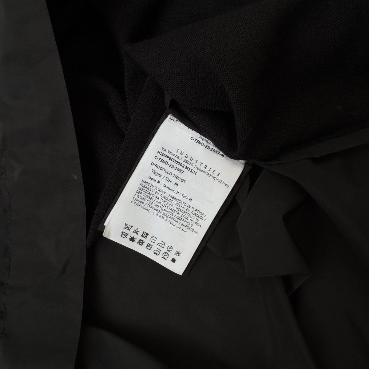 Moncler Moncler Hybrid Nylon Sweater W/ Cinch Waist In Black Size M / US 6-8 / IT 42-44 - 8 Thumbnail