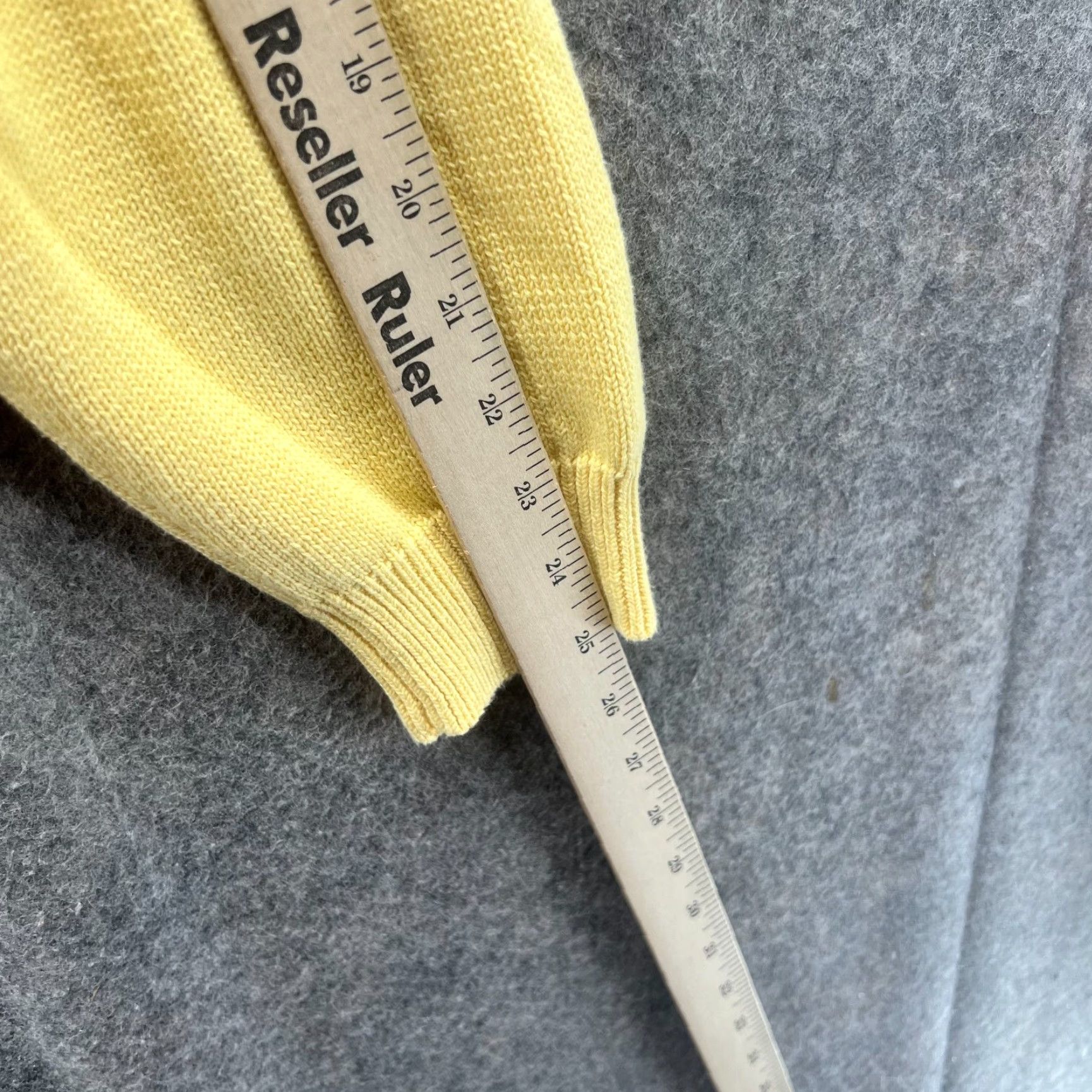 Brooks Brothers VINTAGE Brooks Brothers Sweater Mens M Yellow V-Neck Pima Cotton Fleece Cable-Knit Logo Pullover All Seasons - Chiefly for Business, Casual, Travel Size US M / EU 48-50 / 2 - 4 Thumbnail