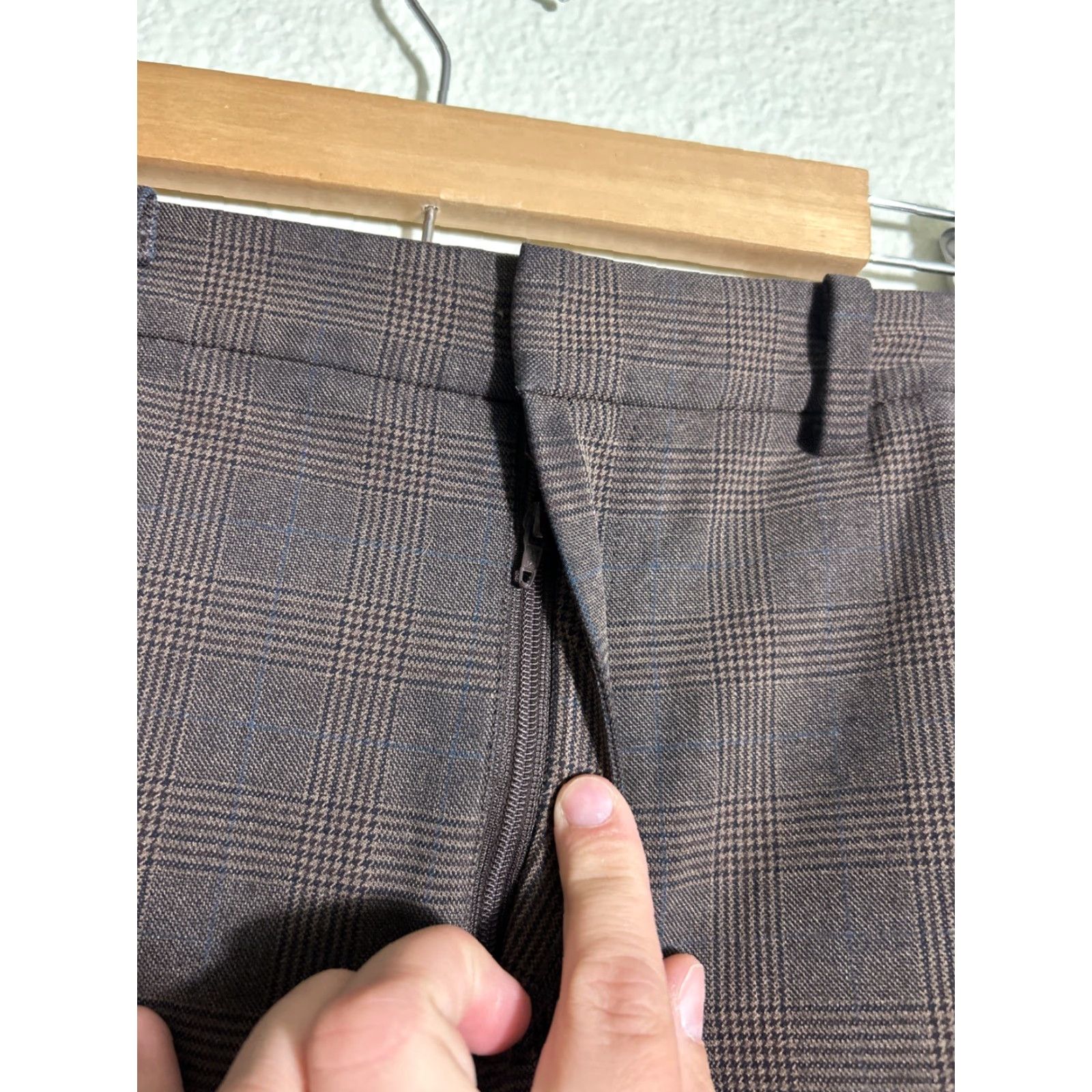 Uniqlo VINTAGE Uniqlo Women's Small Brown Plaid Dress Pants Polyester 27x27 Size 28" / US 6 / IT 42 - 6 Thumbnail