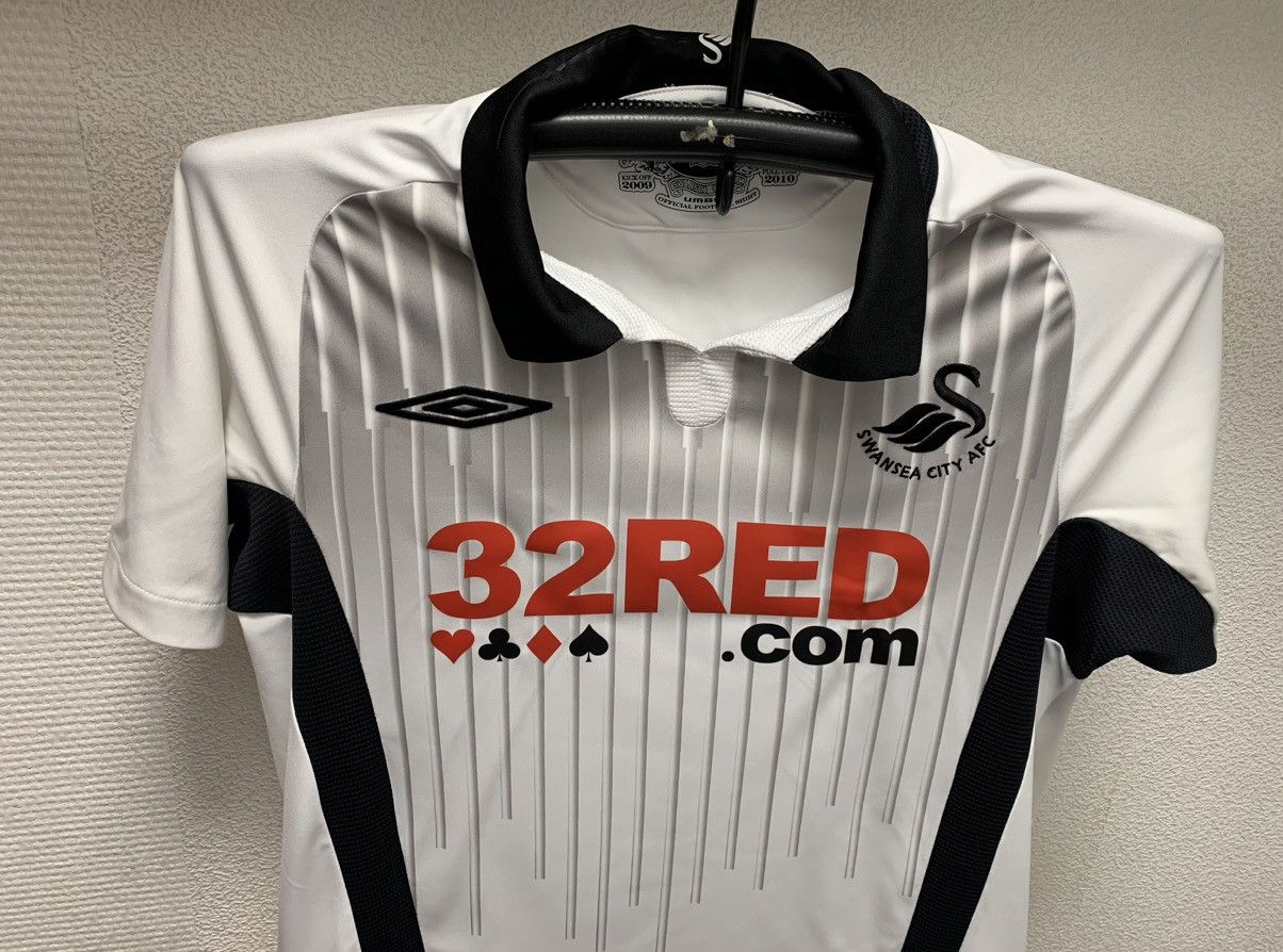 Umbro Swansea city umbro vintage soccer jersey M 32Red 2009/10 Size US M / EU 48-50 / 2 - 2 Thumbnail