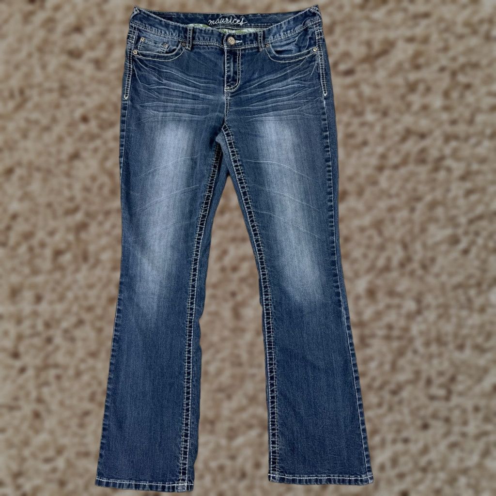 Vintage Maurices Jeans Womens 32x31 Blue Denim Bootcut Embroidered Cotton Blend Regular Inseam 31 5-Pocket Design Vintage No N/A Size 32" / US 10 / IT 46 - 1 Thumbnail