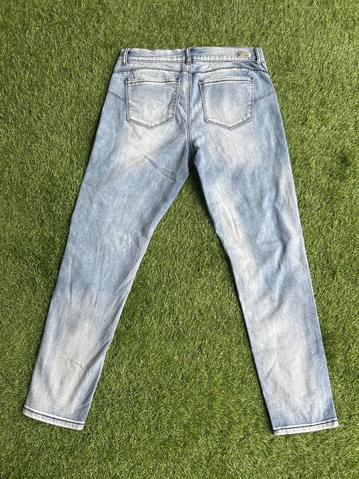 Juicy Couture JUICY COUTURE DISTRESSED LIGHT WASH SKINNY JEANS Size 32" / US 10 / IT 46 - 3 Thumbnail
