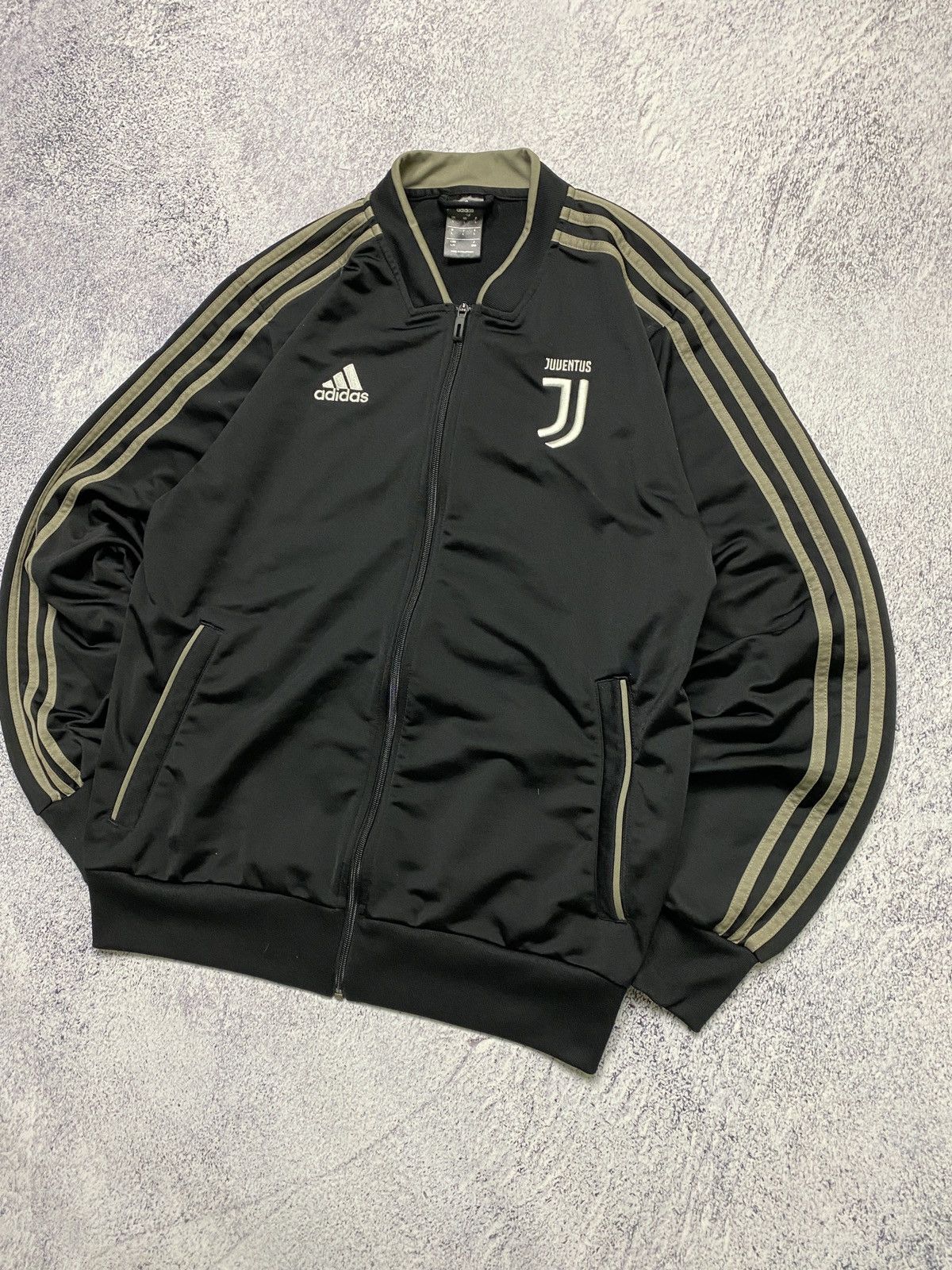 Adidas × Vintage Vintage Adidas Juventus Soccer Track Jacket Size L Size US L / EU 52-54 / 3 - 2 Thumbnail
