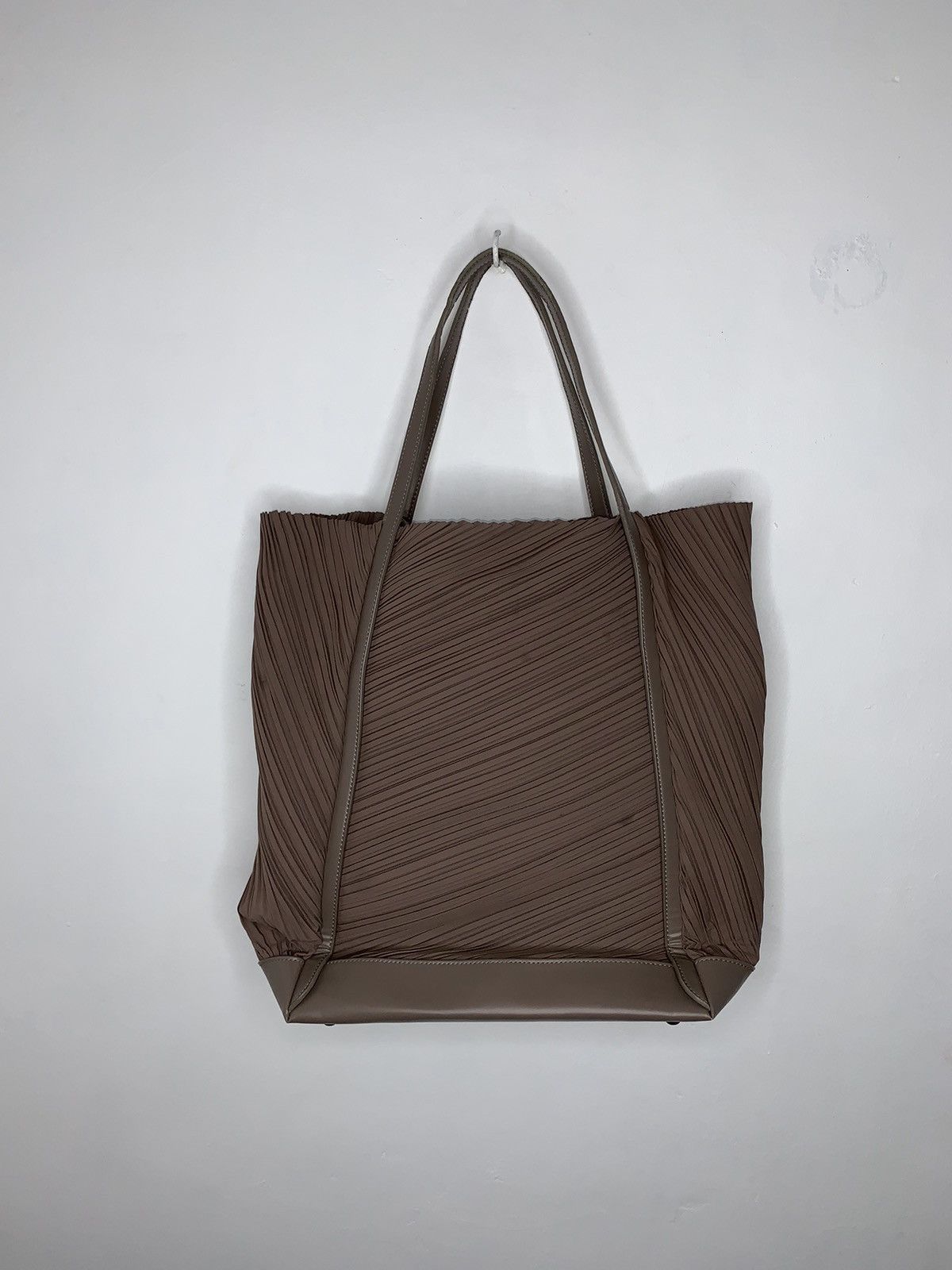 Pleats Please Issey Miyake Pleats Please By Issey Miyake Size ONE SIZE - 12 Thumbnail