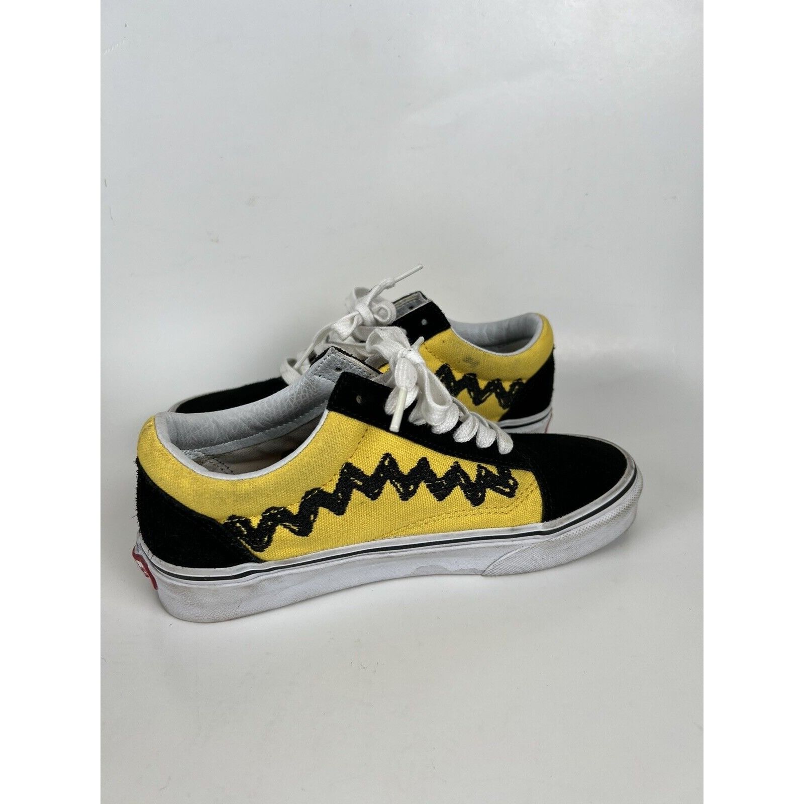 Vans Vans X Peanuts Charlie Brown Skate Shoes Women Size 5.5 - Me Size US 5.5 / IT 35.5 - 6 Thumbnail