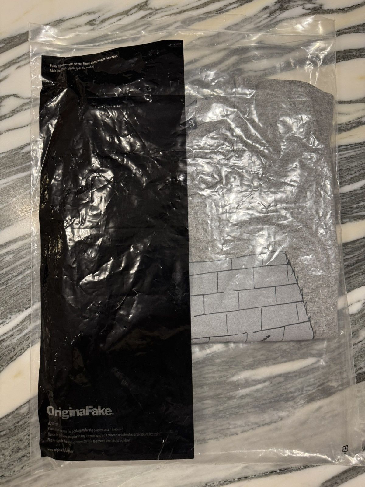 Original Fake Original Fake Kaws Tees Size US L / EU 52-54 / 3 - 5 Thumbnail