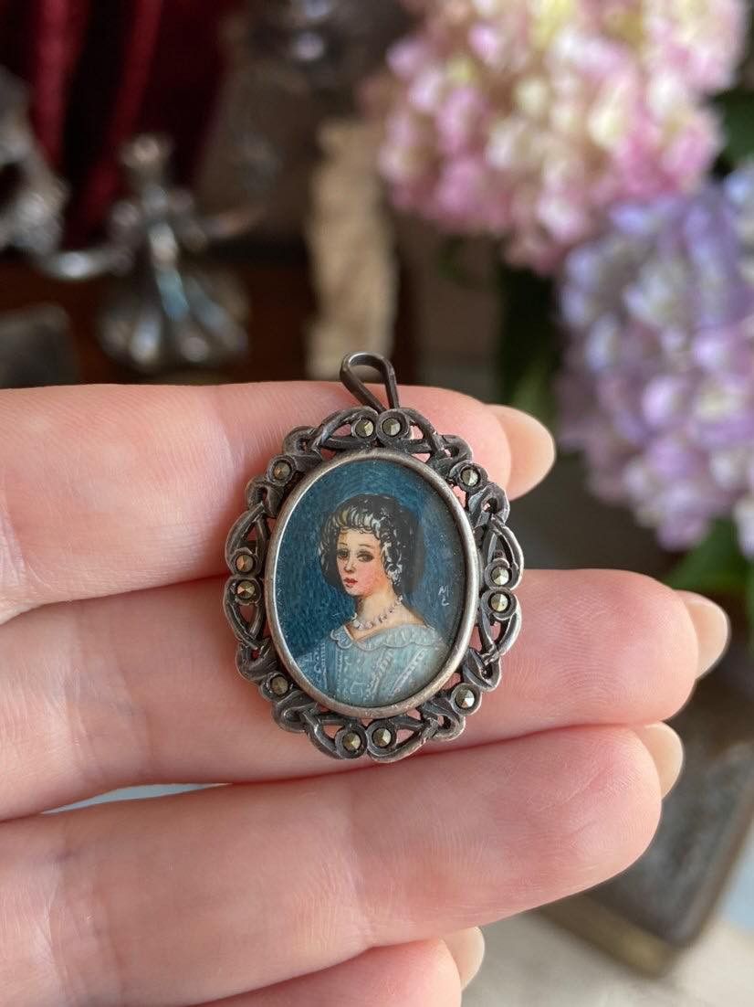 Jewelry × Vintage Vintage Silver 800 Pendant Brooch mini Portrait Signed Italy Size ONE SIZE - 7 Thumbnail