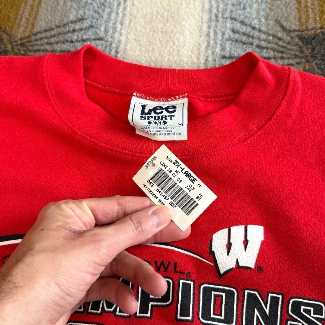 Lee VINTAGE Wisconsin Badgers Rose Bowl 2000 Crewneck Sweatshirt 2XL Red Lee Mens Sweatshirt Pullover NWT Champs Size US XXL / EU 58 / 5 - 3 Thumbnail