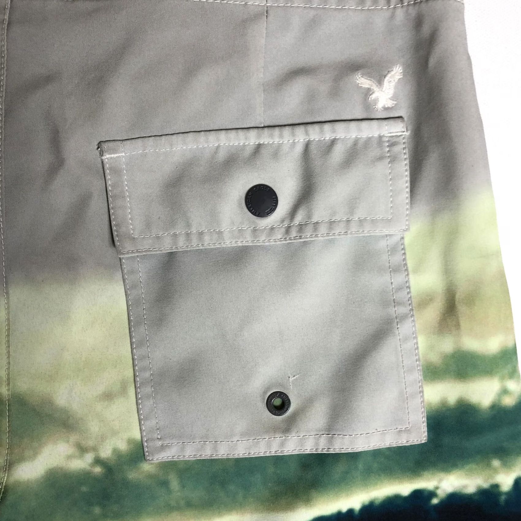 American Eagle Outfitters American Eagle Outfitters Board Shorts Men XS Beach Pattern Multicolor Polyester Elastane Pockets Beach J21 Size US 27 - 4 Thumbnail