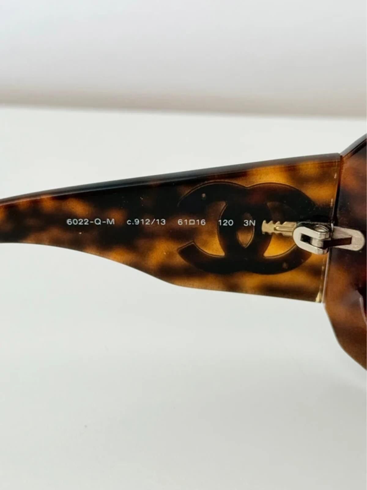 Chanel Chanel 6022-Q Oversized Tortoiseshell Sunglasses Size ONE SIZE - 10 Thumbnail