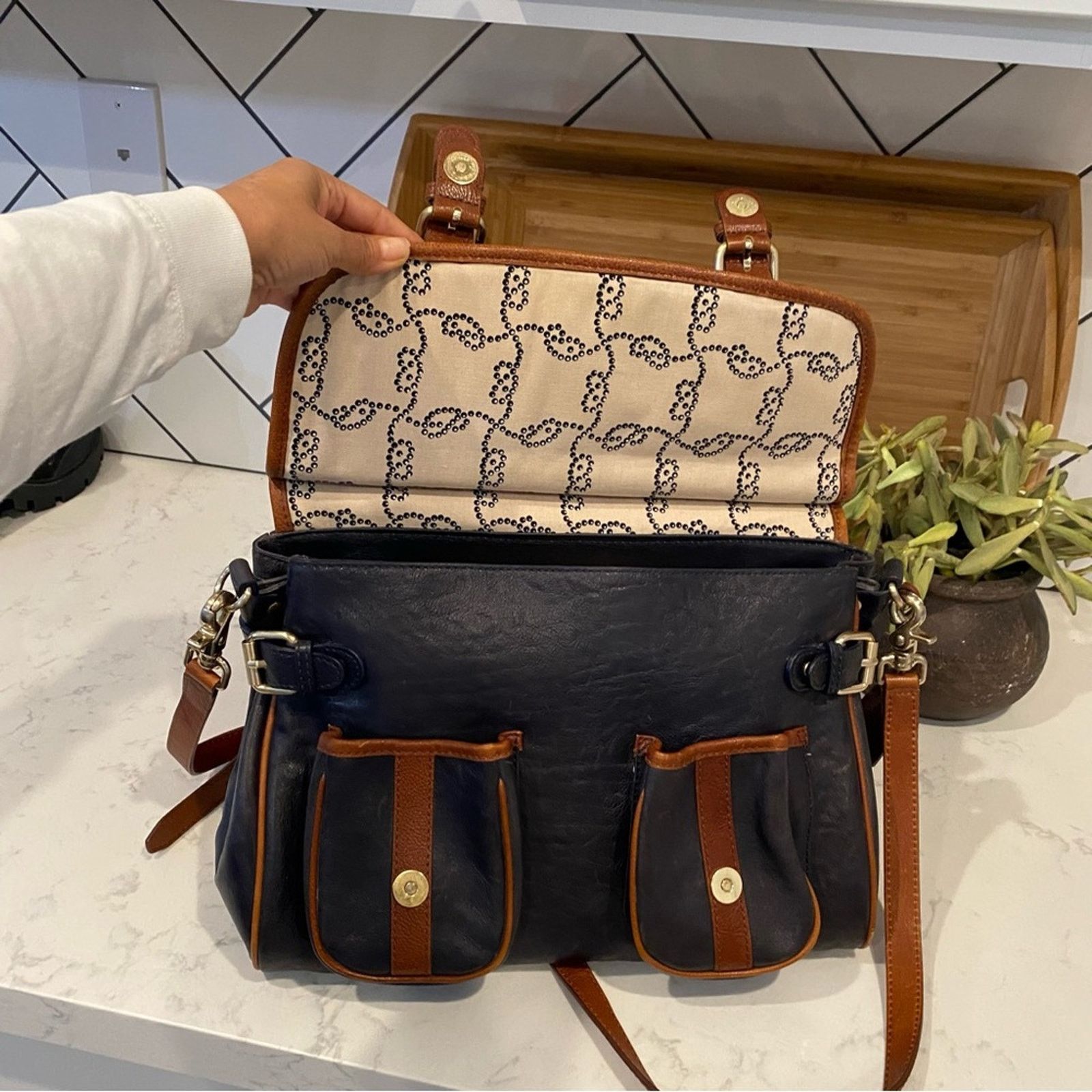 Anthropologie Schuler & Sons Philadelphia leather works Messenger bag Size ONE SIZE - 14 Thumbnail