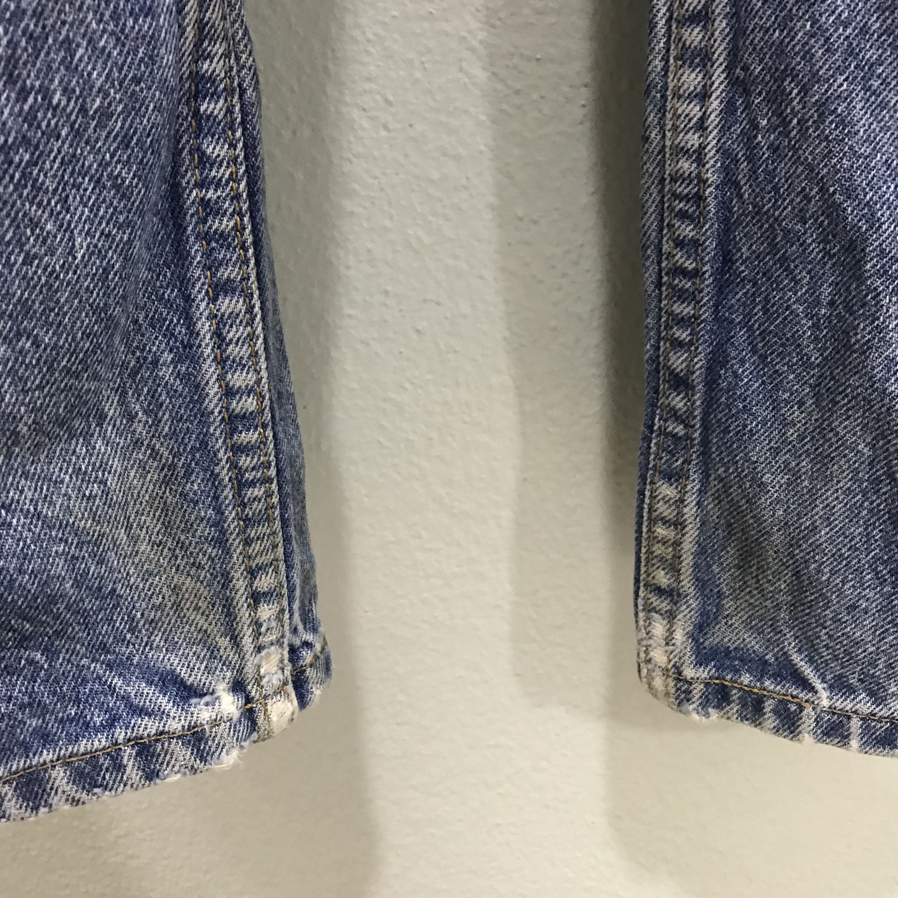 Levi's Vintage Levi’s 569 Loose Straight Light Wash Distressed Size US 34 / EU 50 - 9 Thumbnail