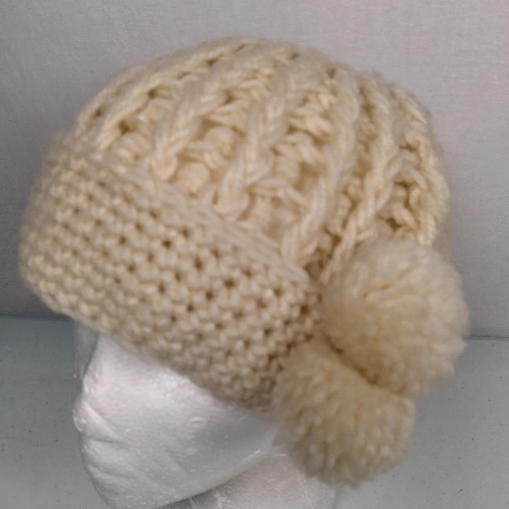 Vintage VINTAGE Beanie Knit Hat Women One Size Ivory Pom Pom Acrylic Japan #2403 Winter Hats - Womens Autumn Casual Size ONE SIZE - 5 Thumbnail