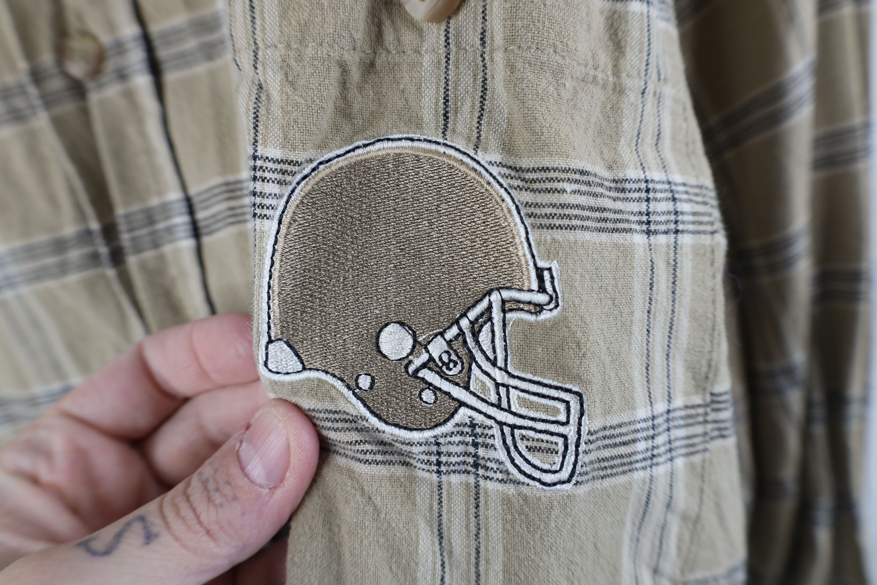 Vintage Vintage 90s Browns Football Collared Button Down Shirt Size US XL / EU 56 / 4 - 4 Thumbnail