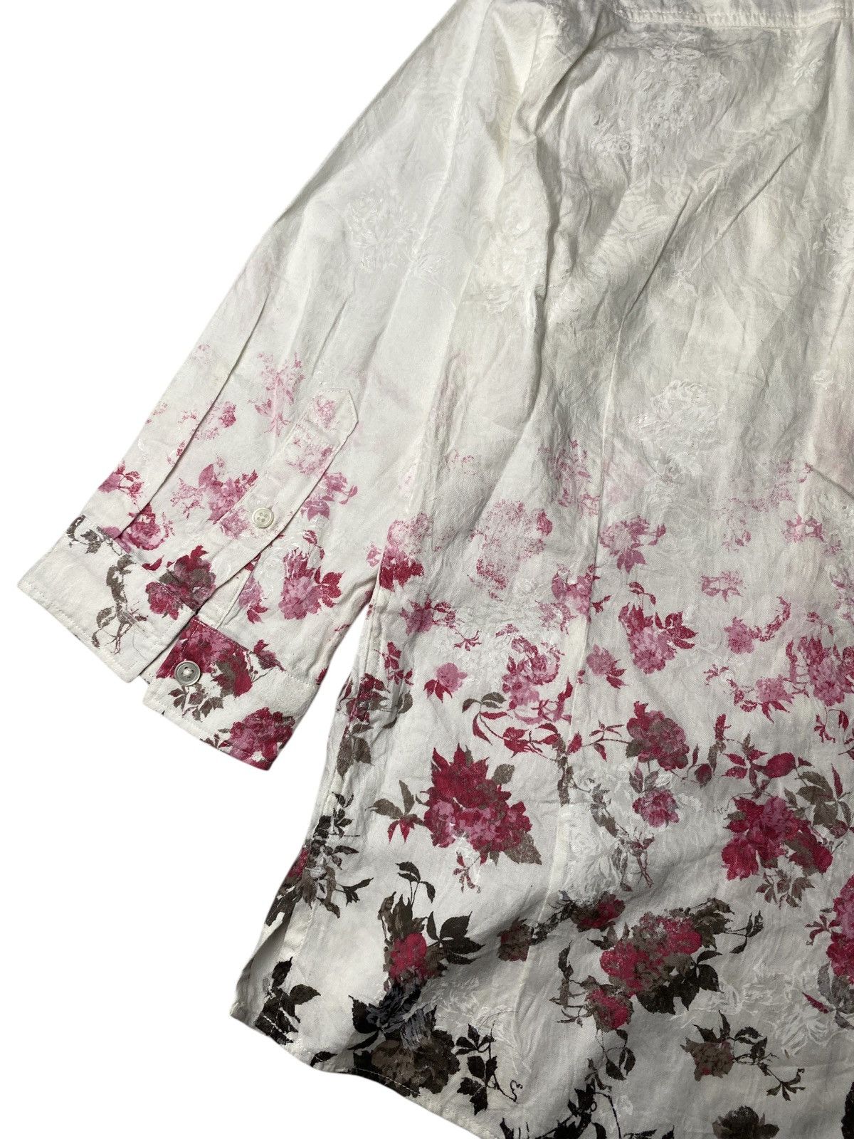 Japanese Brand 2000's Tornado Mart Spiral Cut Floral Shirts Size US S / EU 44-46 / 1 - 10 Thumbnail