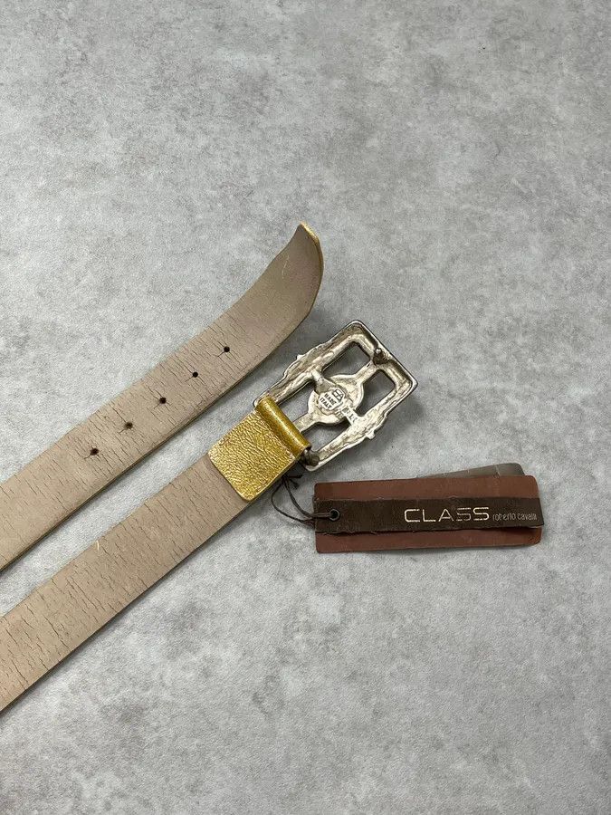 Roberto Cavalli 2000s Cavalli Ornament Buckle Golden Leather Belt Size ONE SIZE - 5 Thumbnail