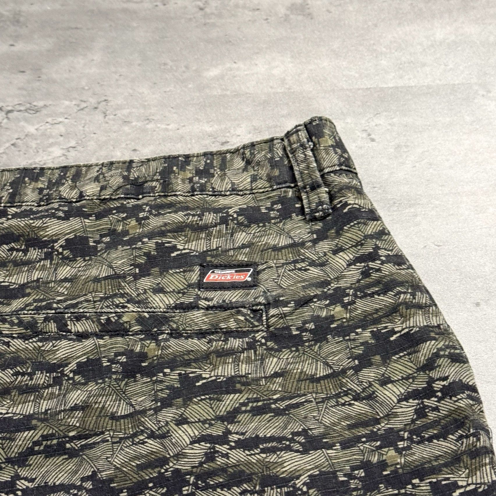 Dickies Dickies Shorts Men 40x12 Camo Tiger Stripe Digital Military Army Baggy Wide Leg Casual Cargo Pockets Mens Size US 40 / EU 56 - 2 Thumbnail