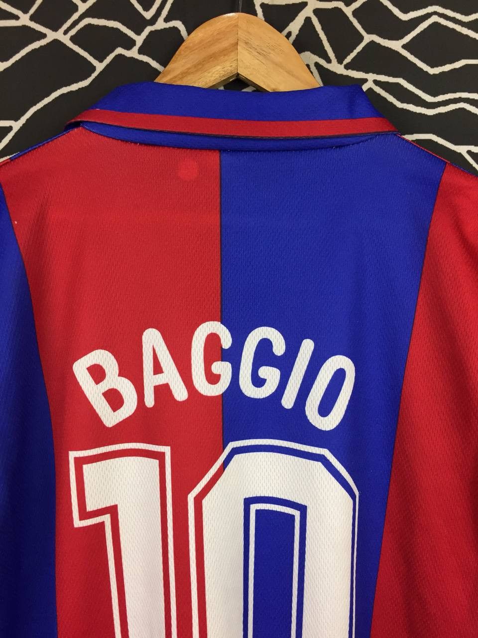 Vintage Vtg Bologna FC Roberto Baggio Home Kit 1997/98 Soccer Jersey Size US L / EU 52-54 / 3 - 9 Thumbnail