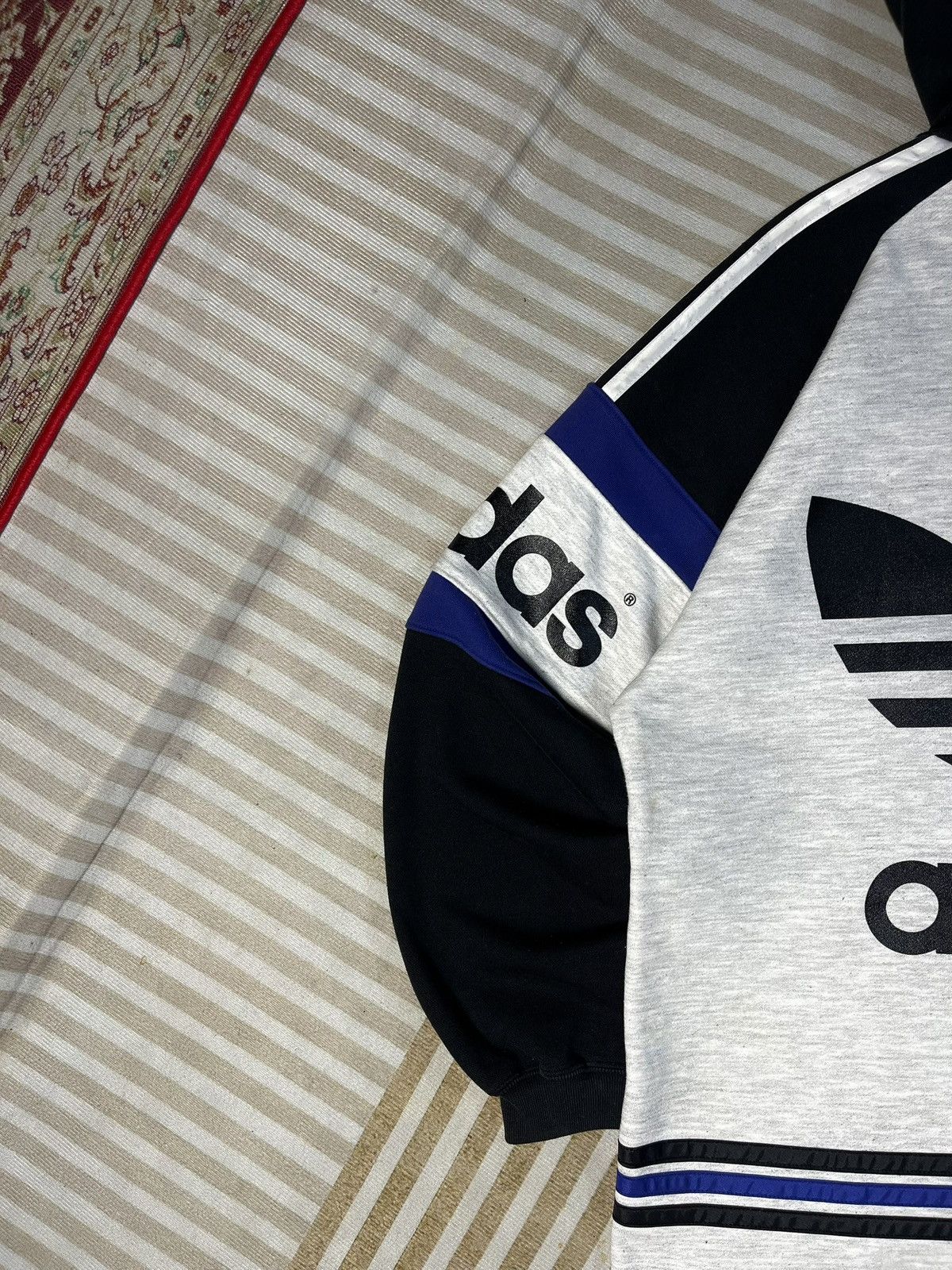 Adidas VINTAGE ADIDAS PULLOVER HOODIE Size US XL / EU 56 / 4 - 8 Thumbnail
