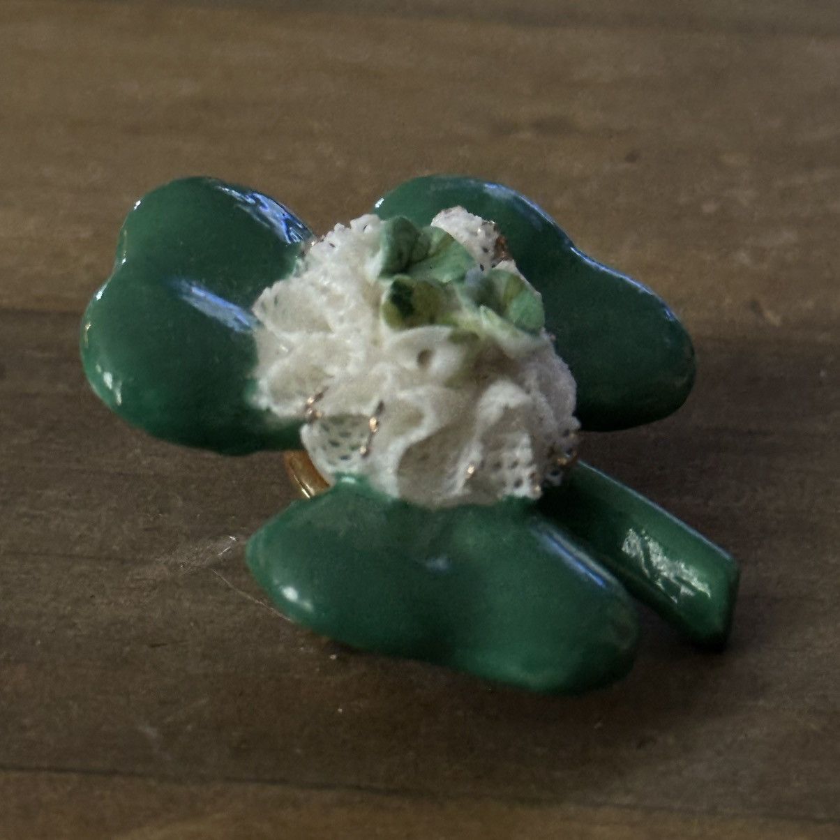 Vintage Vintage porcelain shamrock brooch Size ONE SIZE - 2 Thumbnail