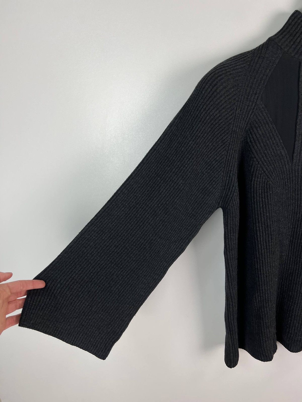 Gianfranco Ferre Gianfranco Ferre 90s giant he sweater woman size XL Size XL / US 12-14 / IT 48-50 - 4 Thumbnail