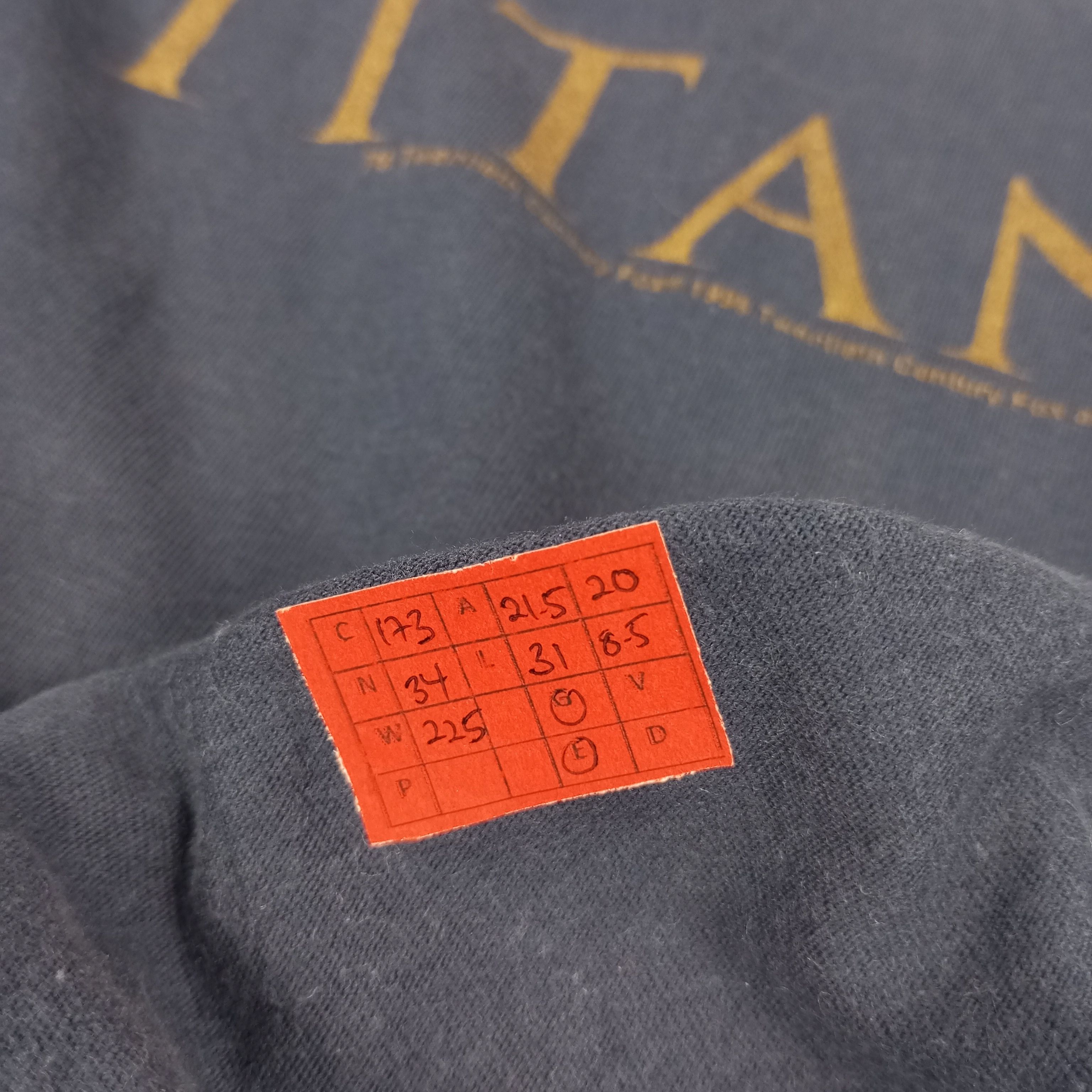 Vintage Titanic Movie Promo Style Distressed Tshirt Size US L / EU 52-54 / 3 - 12 Thumbnail