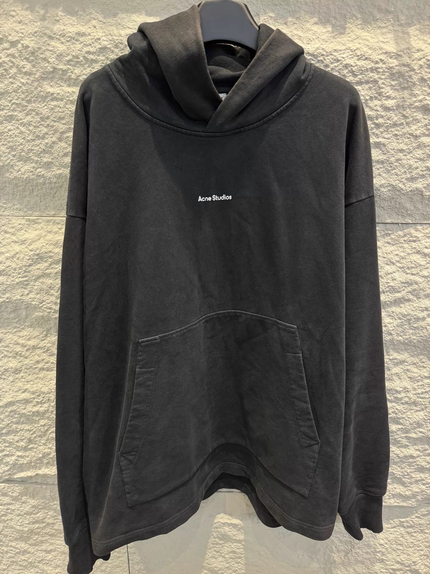 Acne Studios Acne Studios Black Small Chest Logo Hoodie S Size US S / EU 44-46 / 1 - 1 Thumbnail