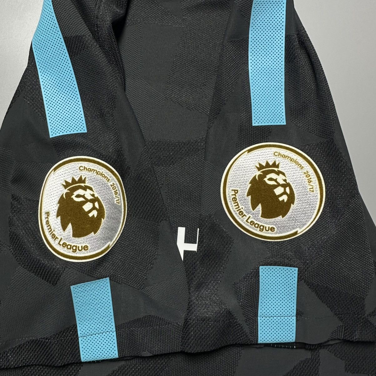 Vintage CHELSEA NIKE 2017/2018 FOOTBALL THIRD JERSEY #10 EDEN HAZARD Size US M / EU 48-50 / 2 - 8 Thumbnail
