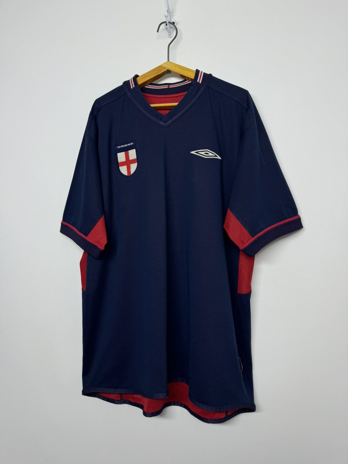 Umbro Vintage England 2002 Reversible Away Soccer Jersey Shirt Size US L / EU 52-54 / 3 - 4 Thumbnail