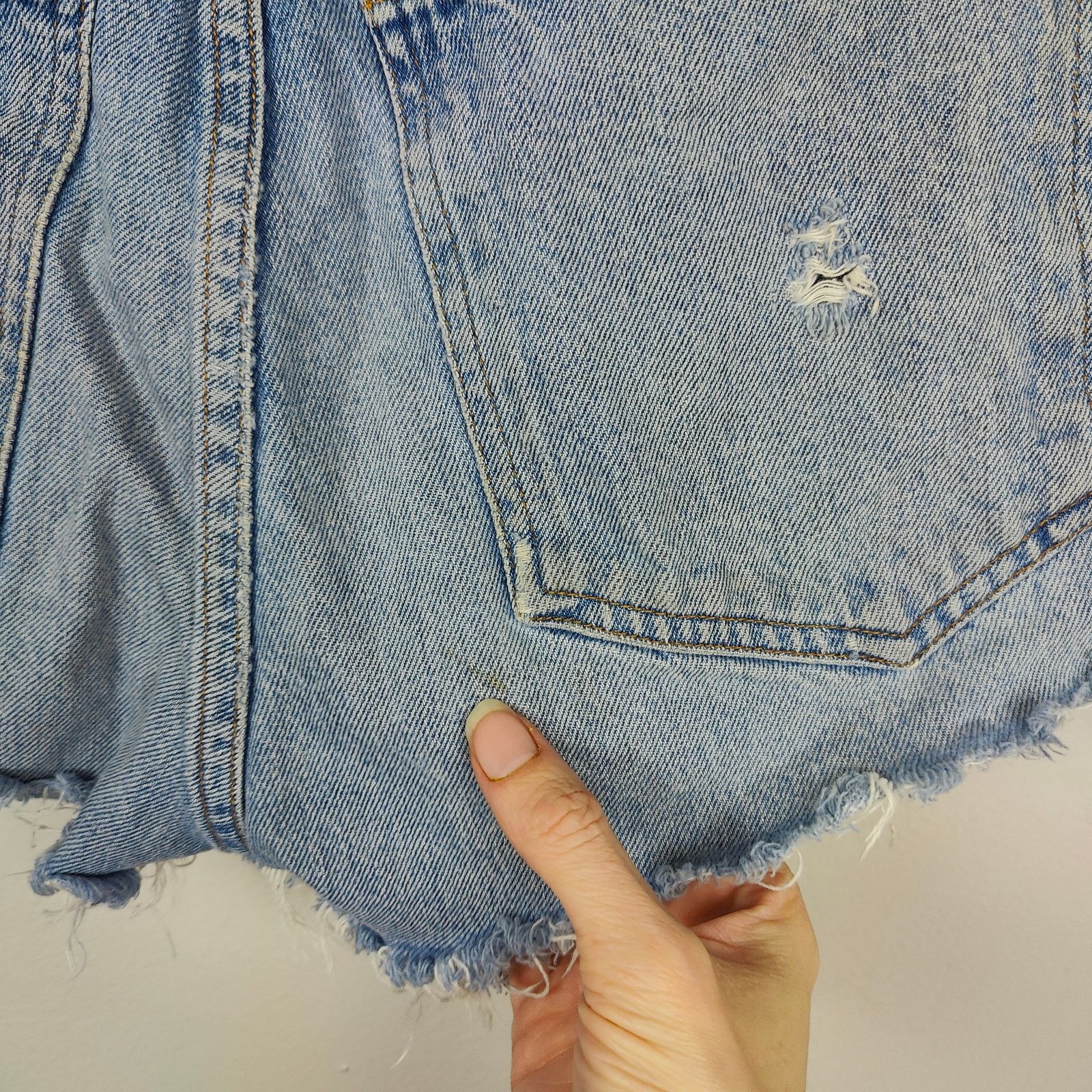 Agolde Agolde Jean Shorts Womens 25 Light Wash Raw Hem Distressed Size 25" / US 0 / IT 36 - 5 Thumbnail