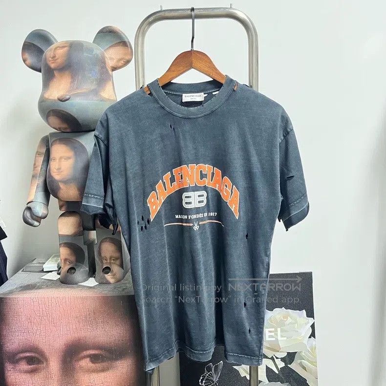 Balenciaga Balenciaga Distressed Short Sleeve Size US XS / EU 42 / 0 - 1 Thumbnail