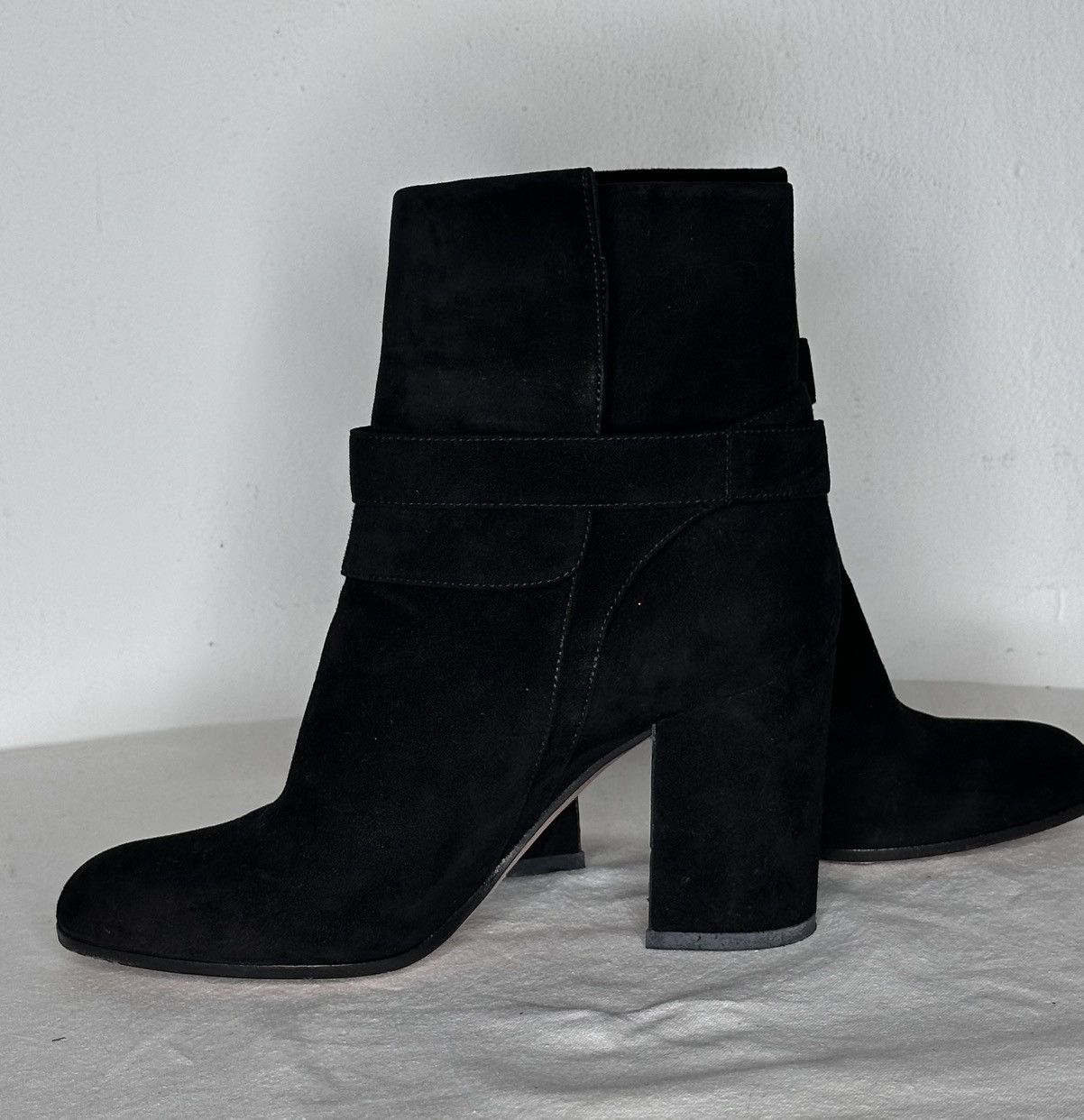 Gianvito Rossi Bottines à talons Gianvito Rossi en suede noir 37,5 Size US 6.5 / IT 36.5 - 6 Thumbnail