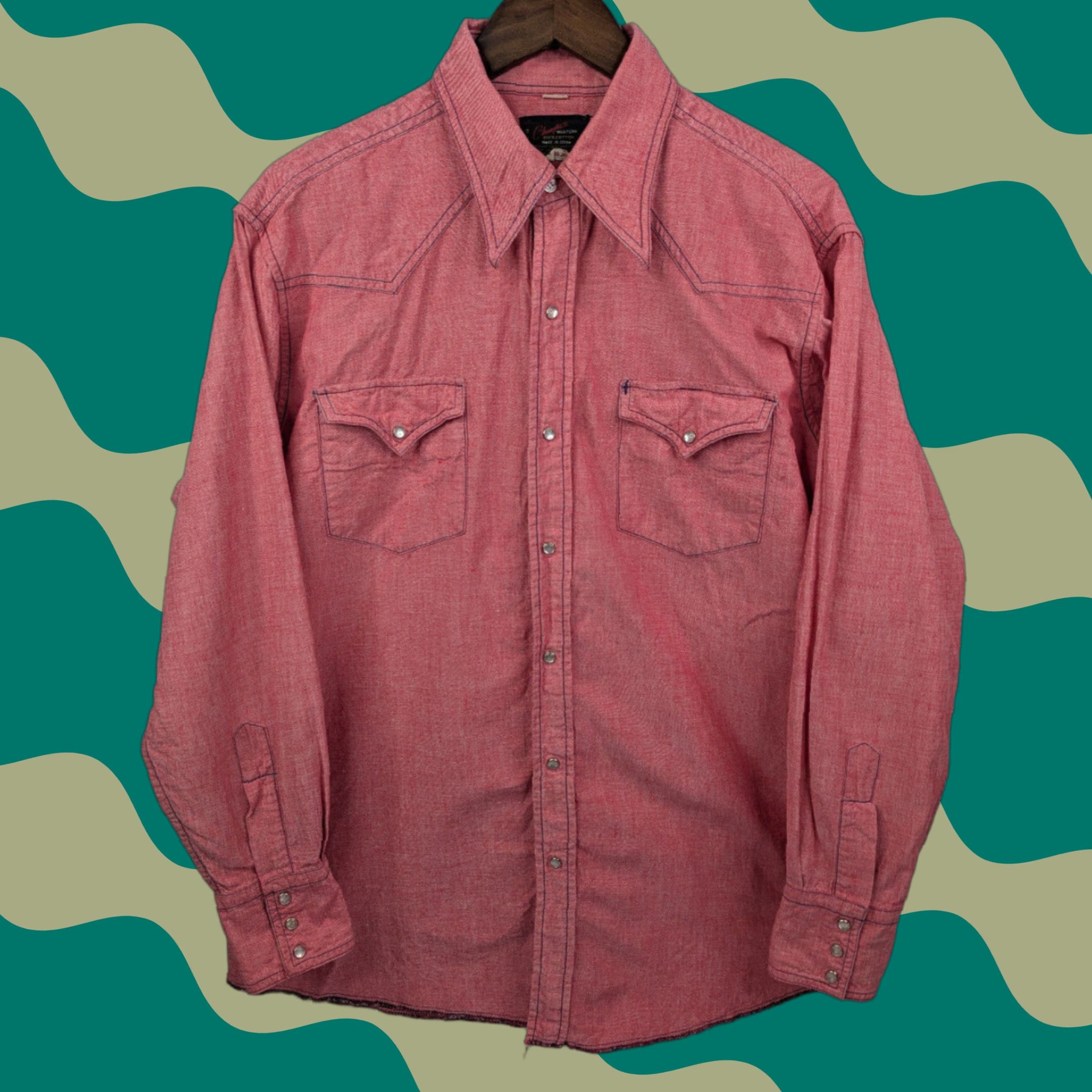 Champion VINTAGE Champion Western Shirt Men 16.5 34 Red Chambray Pearl Snap Button-Up Cowboy Vintage Theme 70s USA American Shirts Mens Size US XL / EU 56 / 4 - 1 Thumbnail