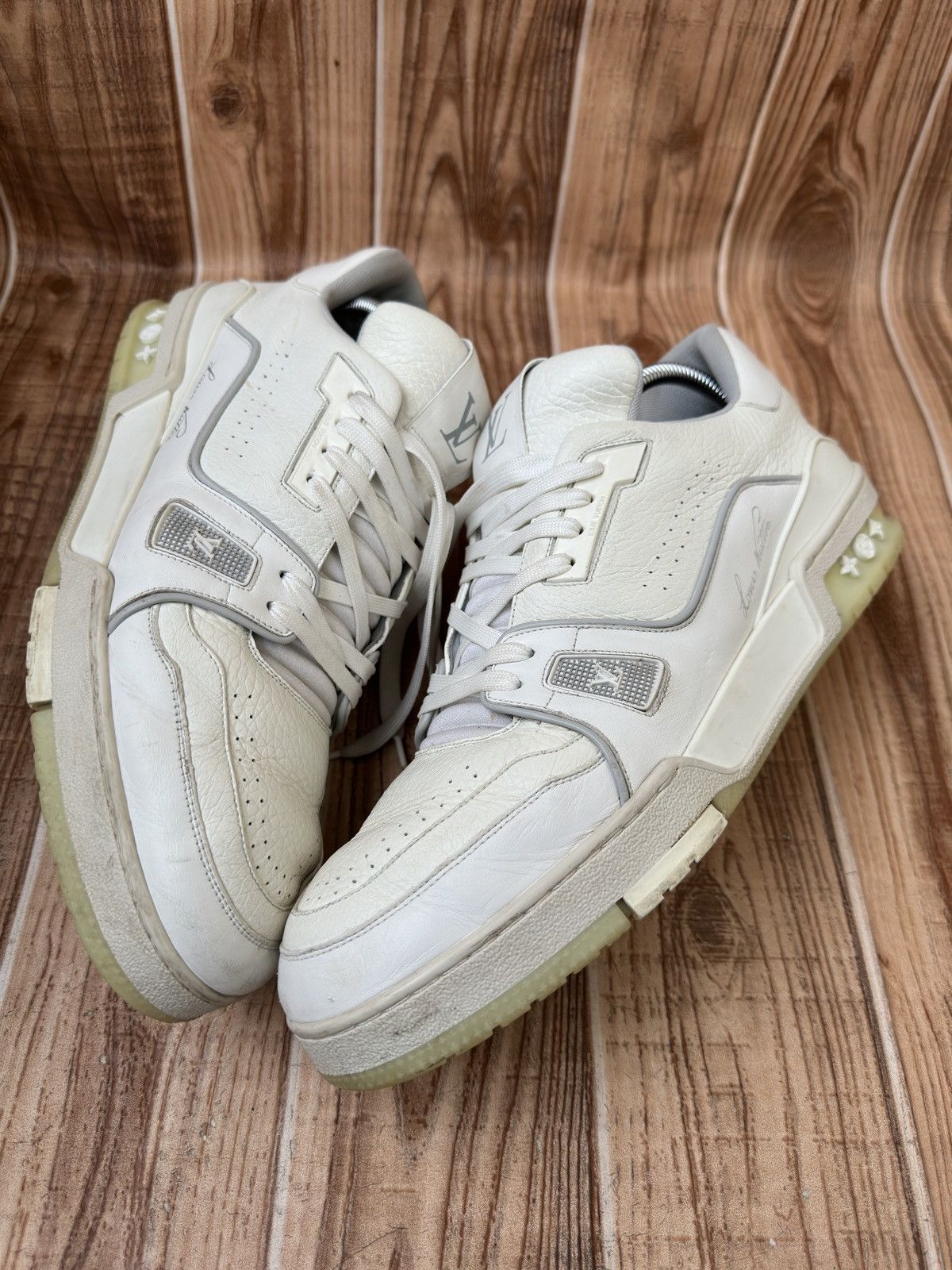 Louis Vuitton Louis Vuitton Trainer Virgil Abloh Grey/White sneaker Size US 12 / EU 45 - 9 Thumbnail