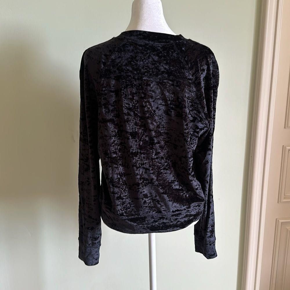 Lululemon Lululemon Black Warm Down Crushed Velvet Top Size 8 Size M / US 6-8 / IT 42-44 - 6 Thumbnail