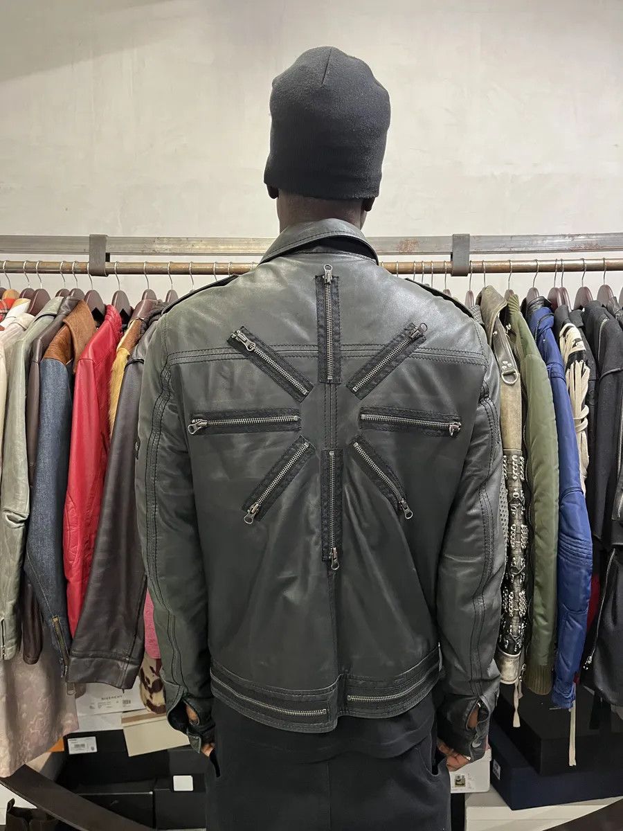 Moschino 2000s Moschino Multi Zips Circle Black Leather Jacket Size US M / EU 48-50 / 2 - 3 Thumbnail