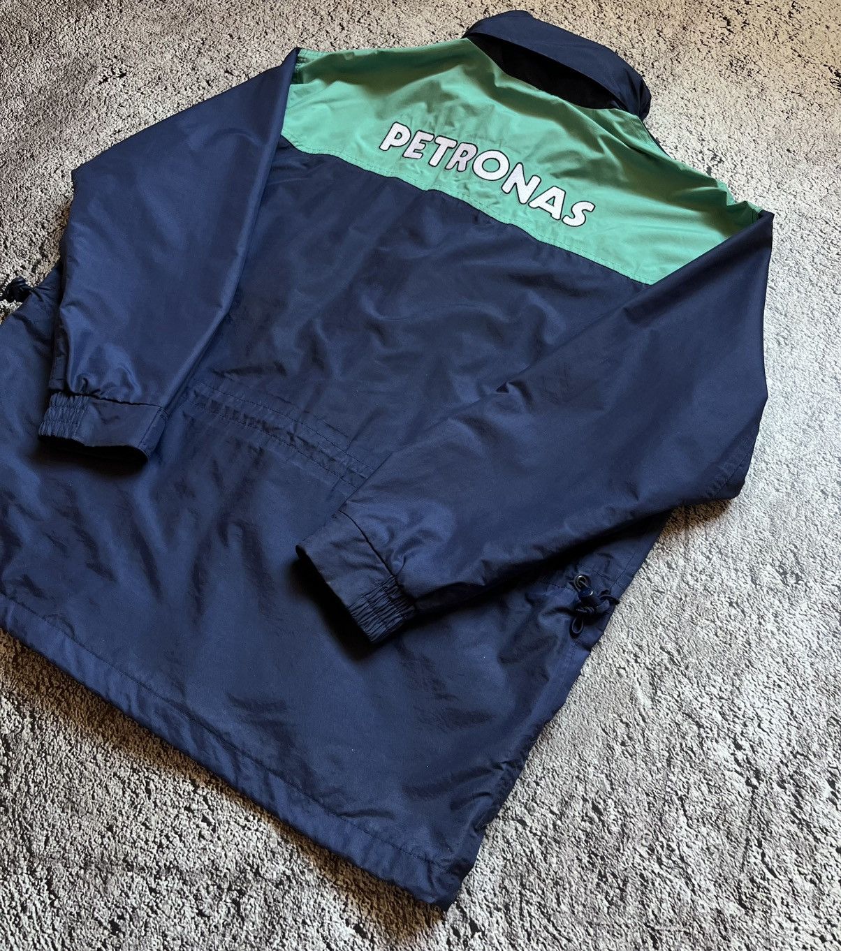 Red Bull Red Bull Sauber Petronas F1 Racing Team Jacket Size M Size US M / EU 48-50 / 2 - 12 Thumbnail