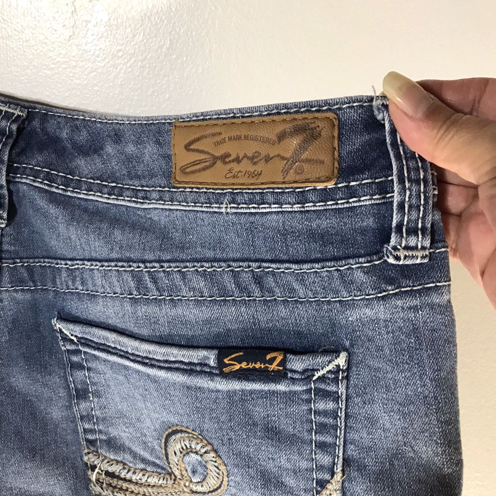 Vintage VINTAGE Seven7 Women's Denim Shorts Bermuda Casual Summer Size 12 Blue Embroidered Stretch Size 34" / US 12 / IT 48 - 3 Thumbnail